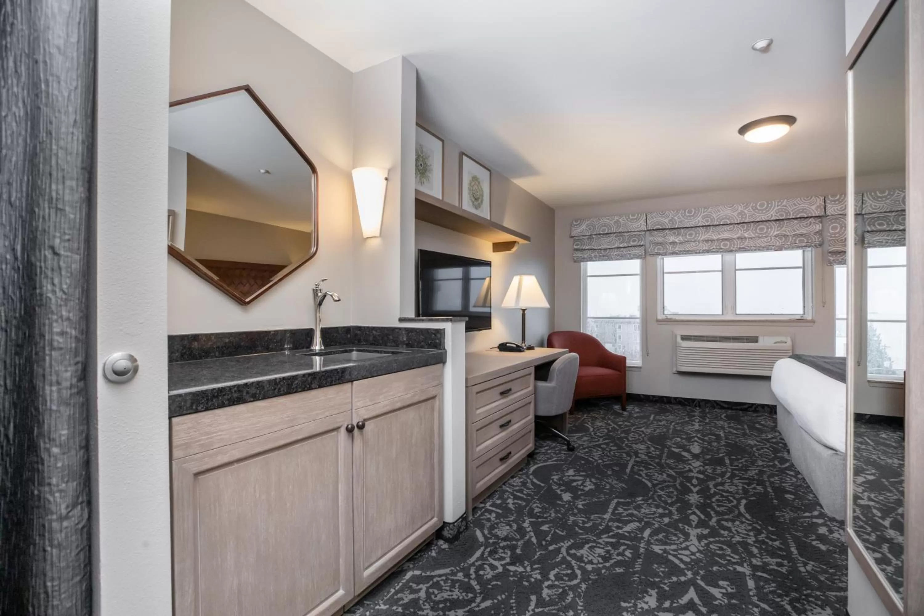 Kitchen or kitchenette in The Mediterranean Inn