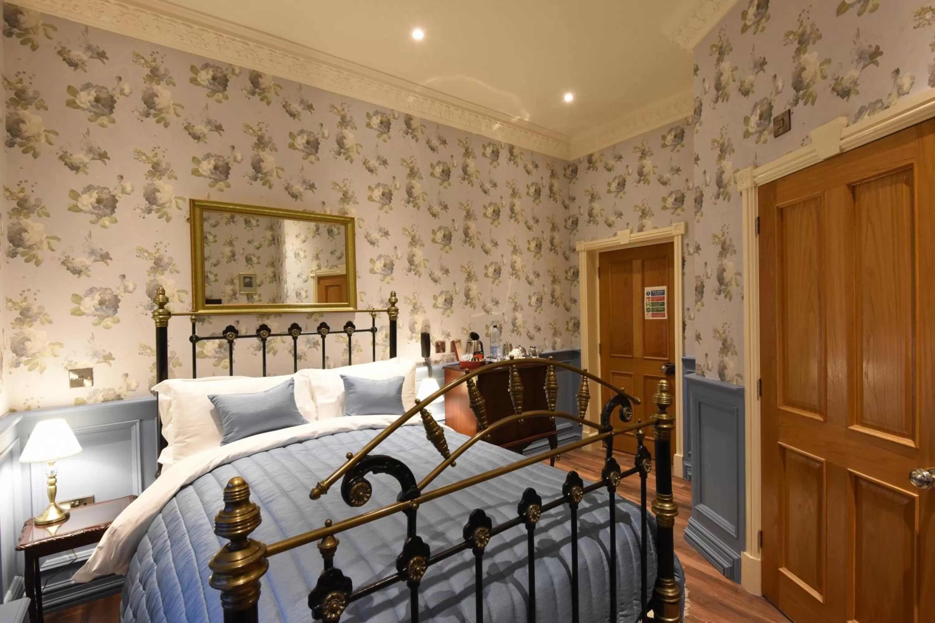 Bed in The Aston Tavern