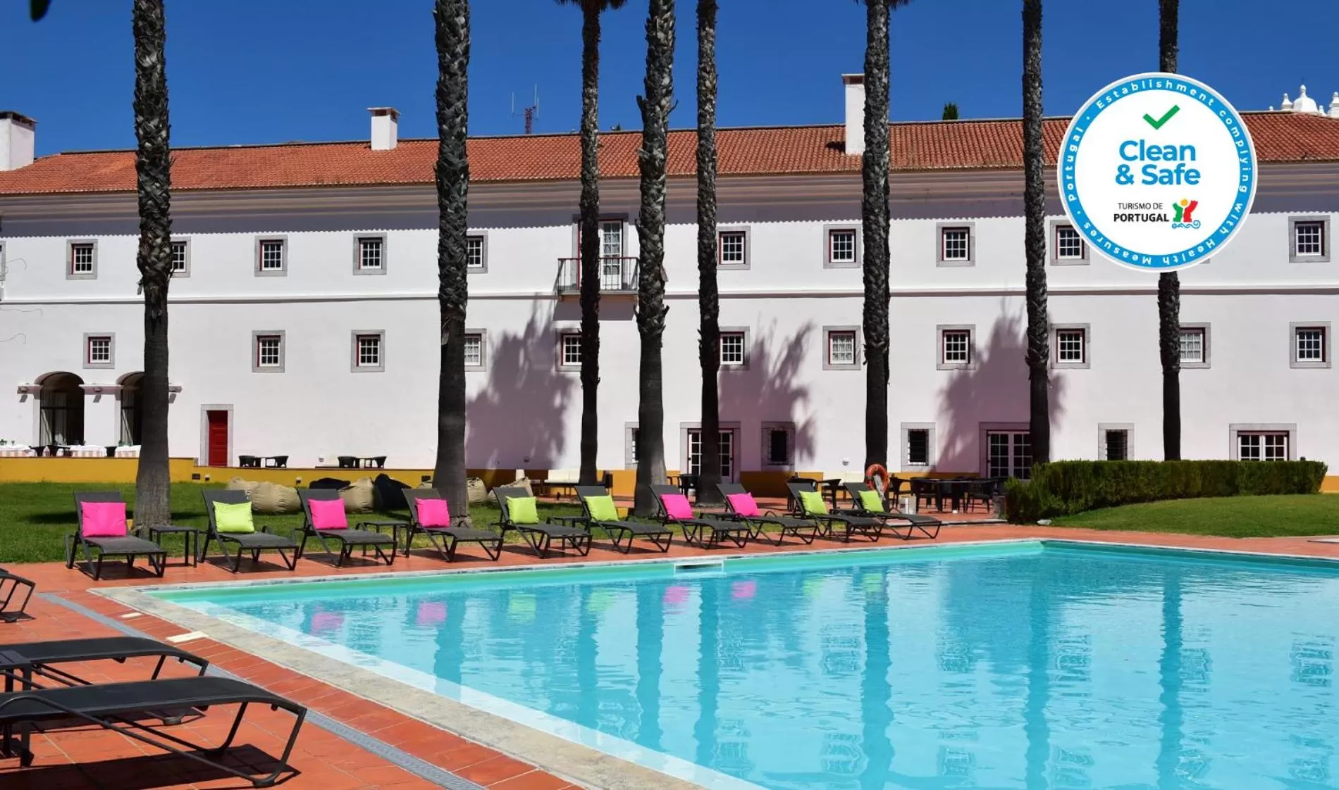 Swimming pool in Pousada Convento de Beja