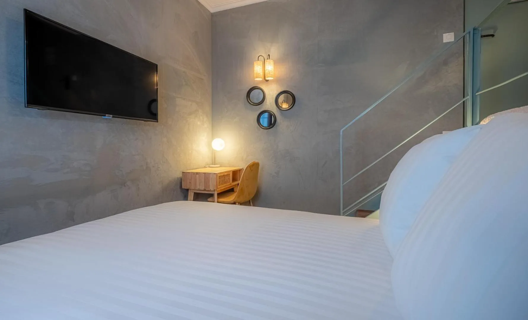 Bedroom, Bed in Makom Pereire