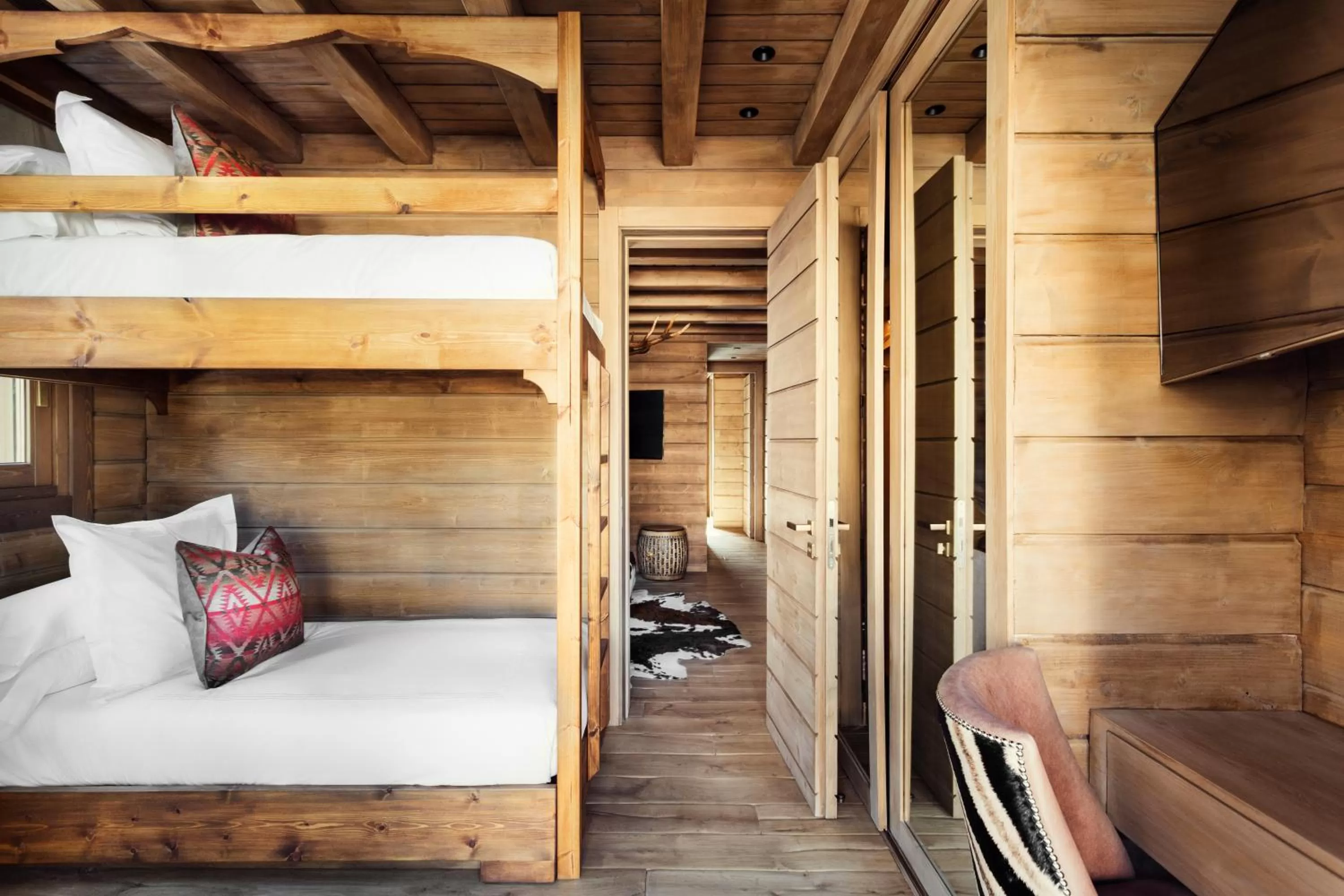 bunk bed, Bed in El Lodge, Ski & Spa