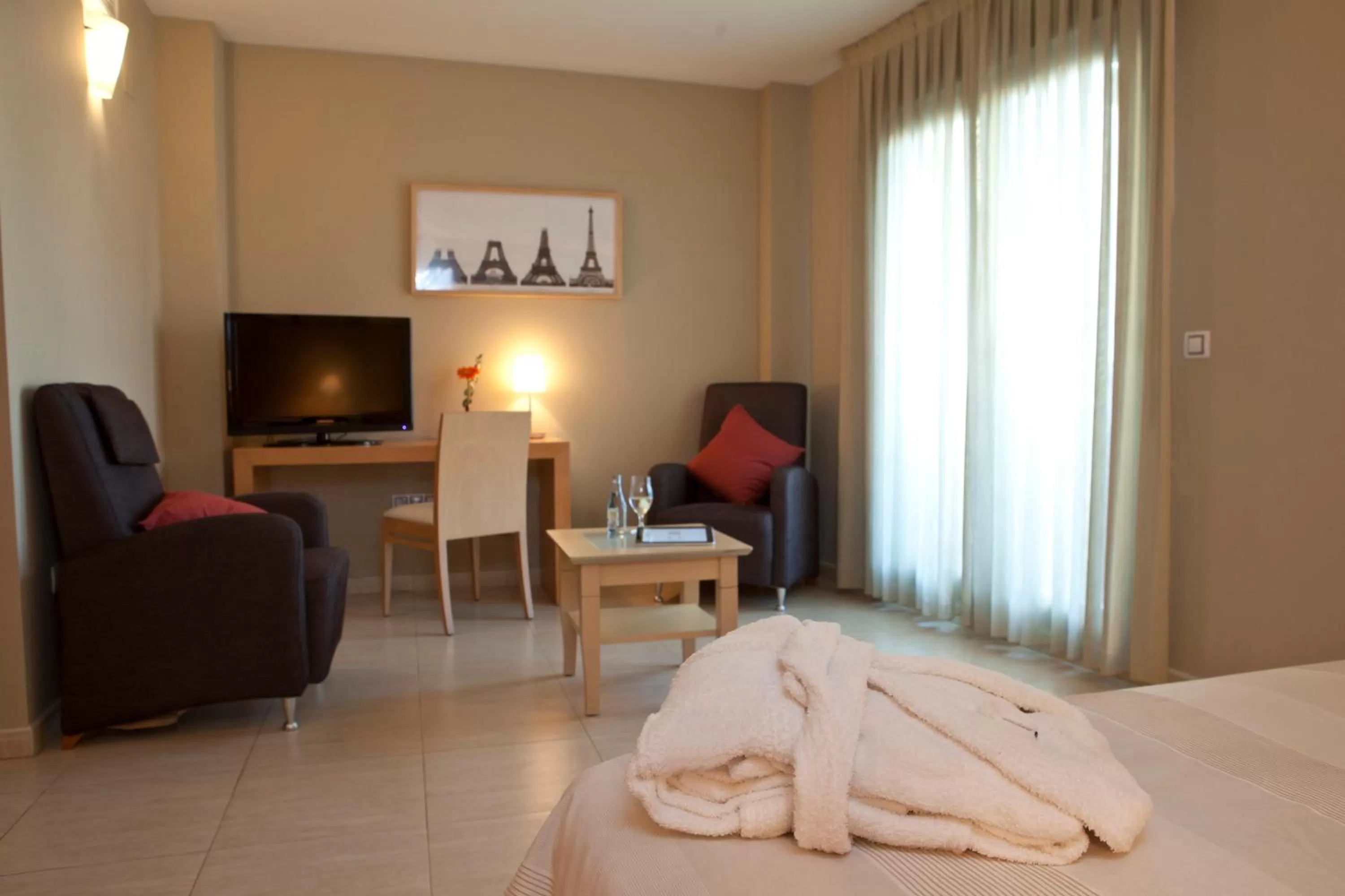 Photo of the whole room, Bed in La City Estación