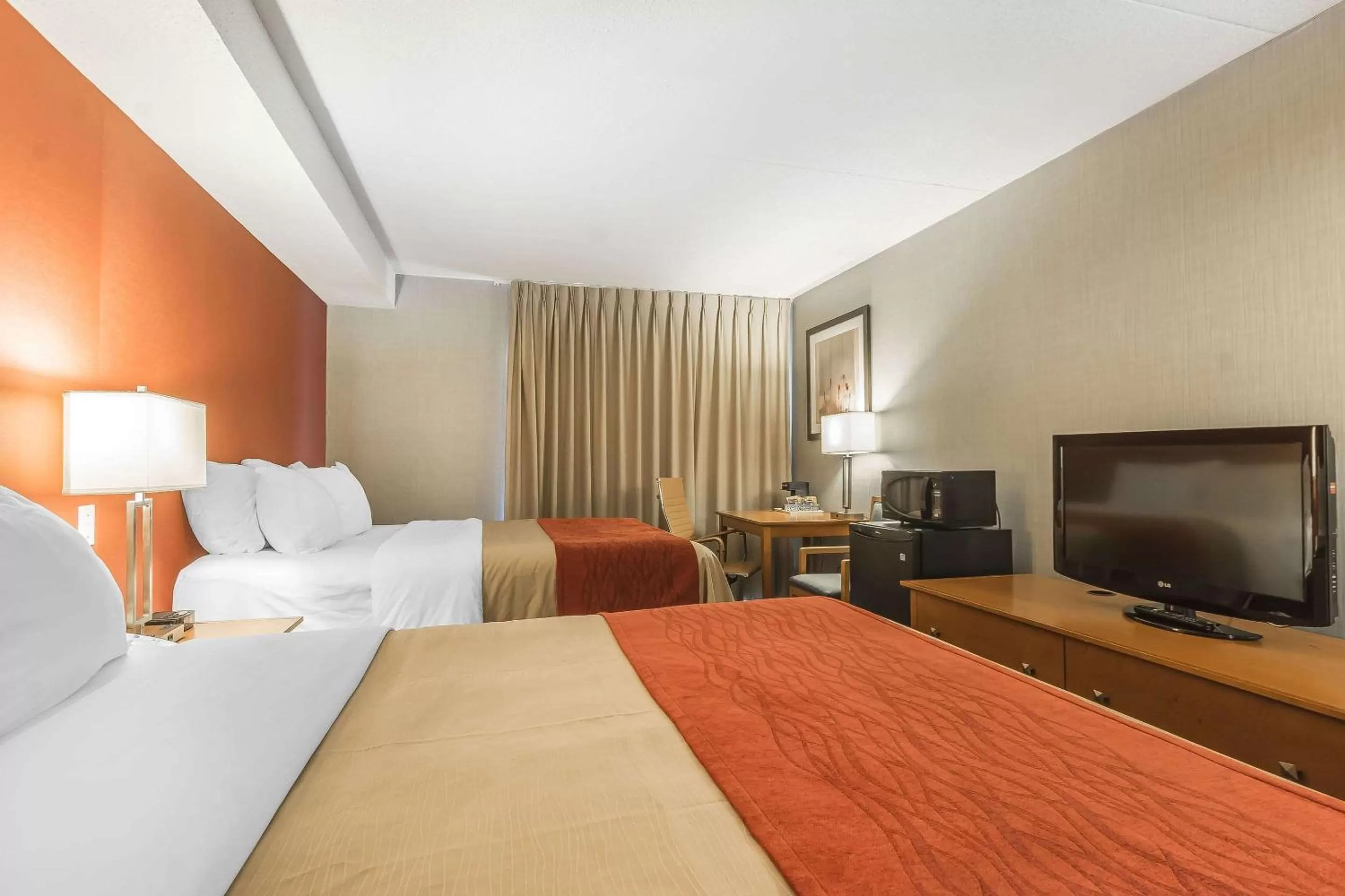 Queen Room with Two Queen Beds - Ground Floor - Non-Smoking in Comfort Inn Oshawa