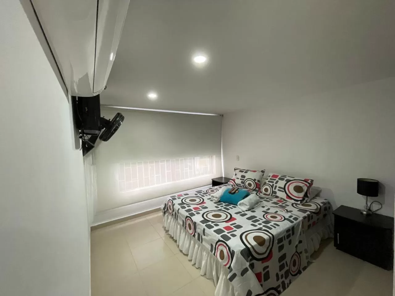 Photo of the whole room, Bed in Lindos apartaestudios y habitaciones en Ibague