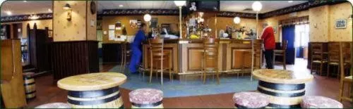 Drinks in The Weigh Inn Hotel & Lodges