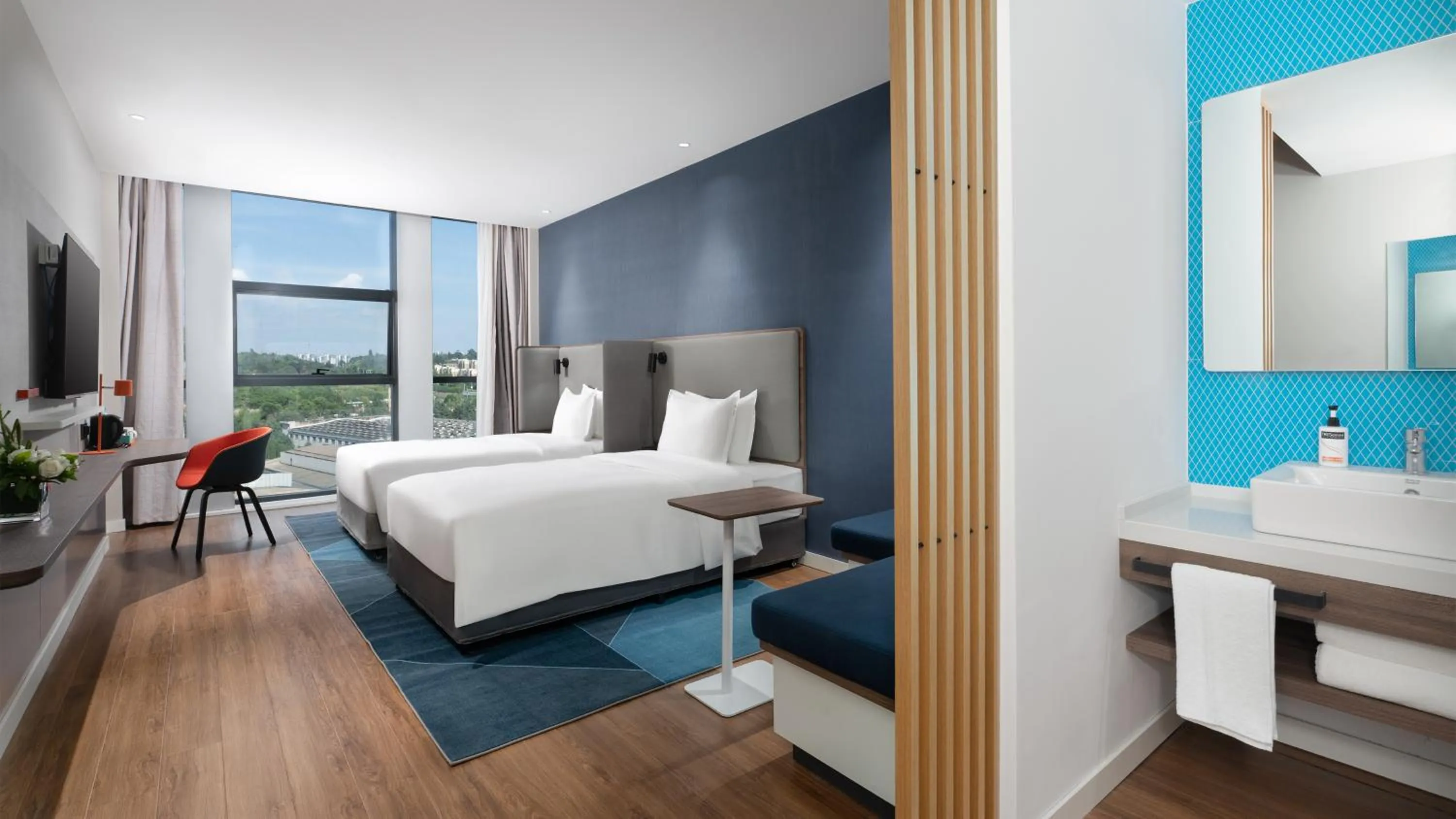 Bedroom, Bed in Holiday Inn Express Kunming Panlong by IHG