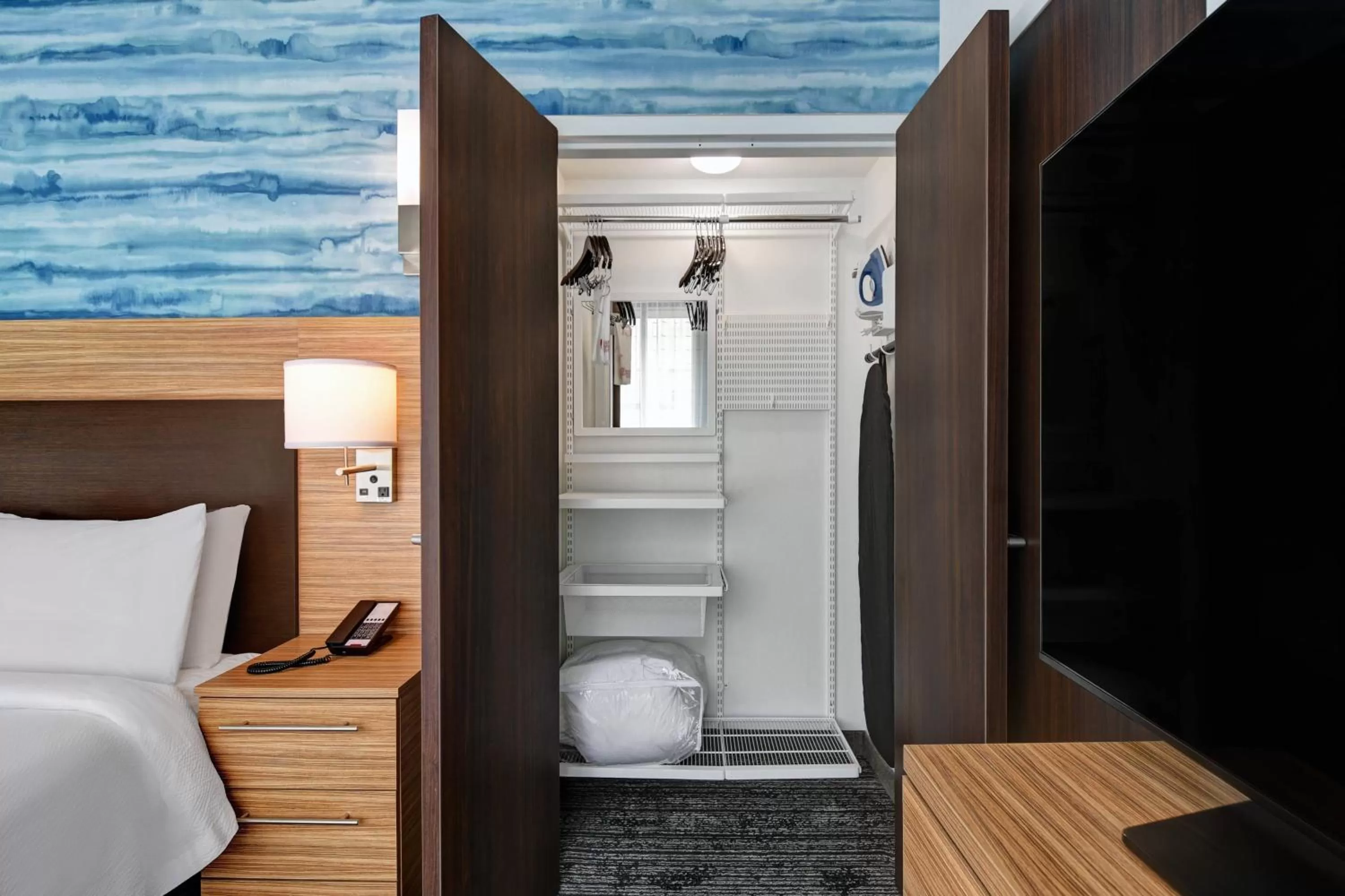 Photo of the whole room, Bed in TownePlace Suites by Marriott Cincinnati Downtown