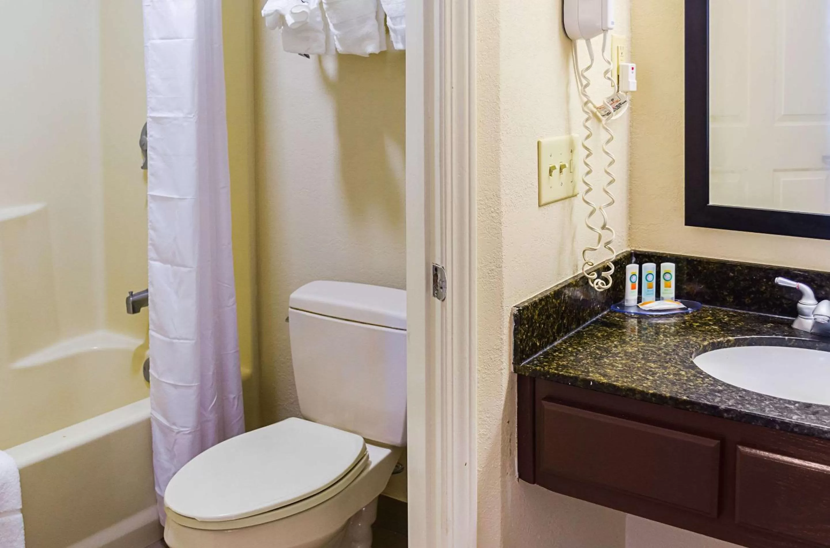 Bathroom in Quality Inn Vicksburg