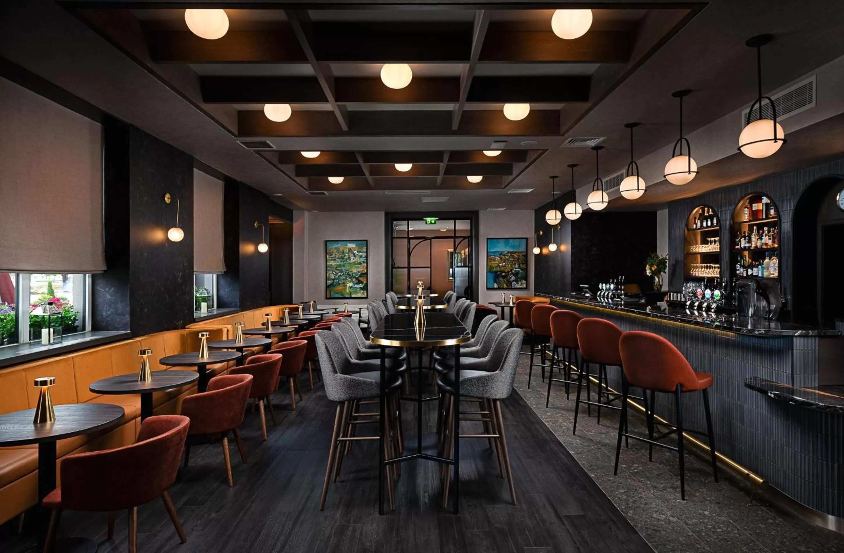 Lounge or bar in Leonardo Hotel Galway