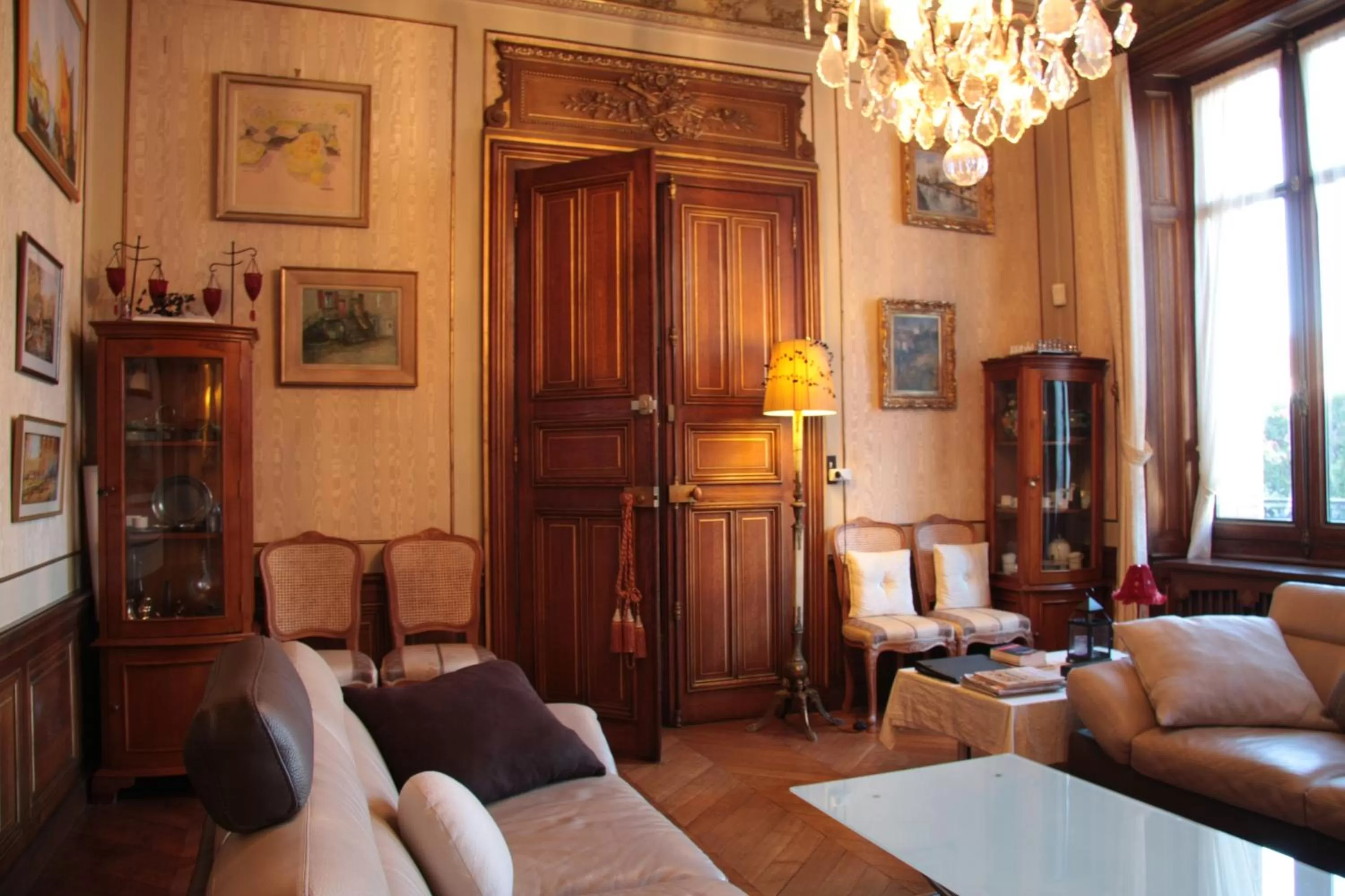 Communal lounge/ TV room in Villa Primerose