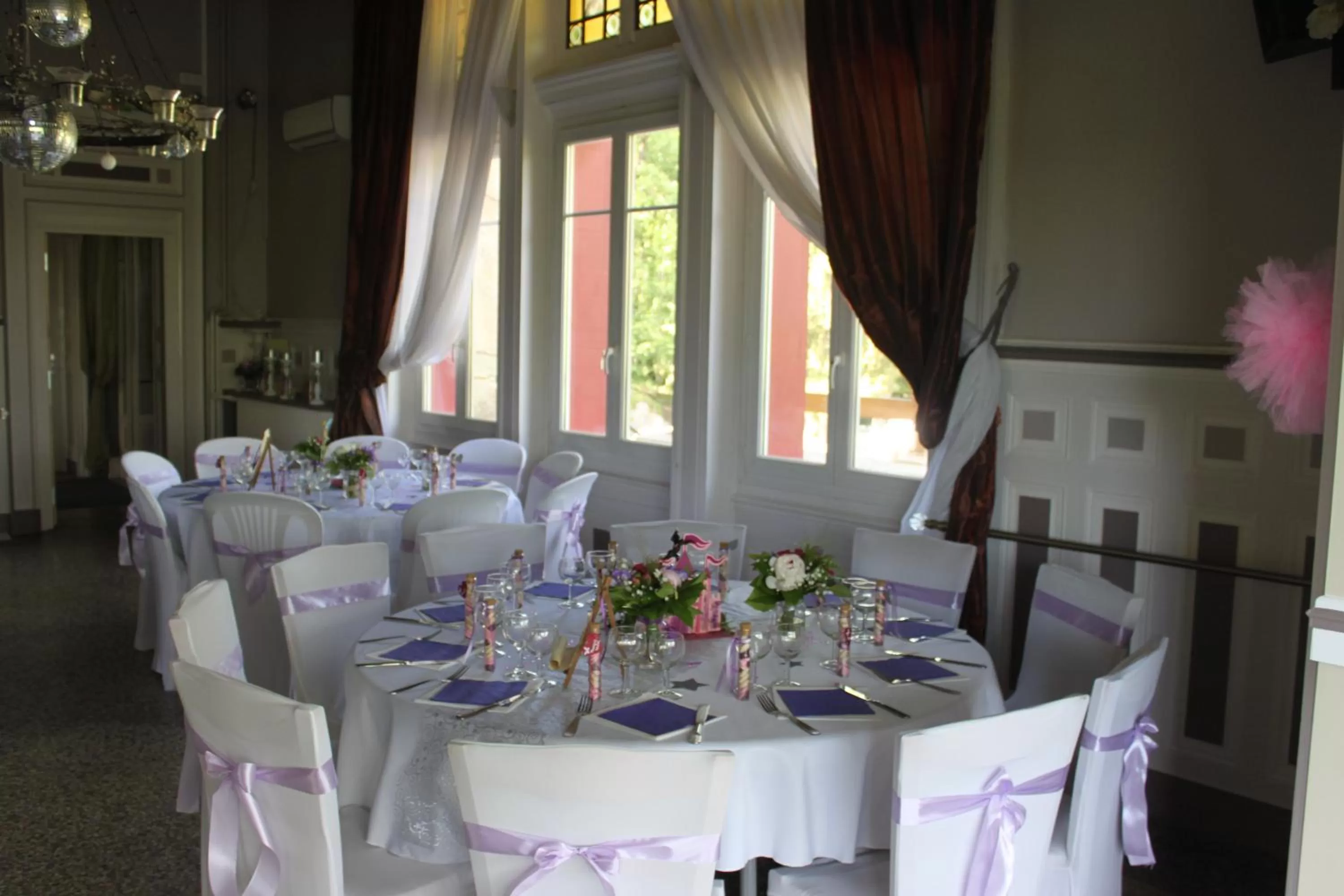 Restaurant/places to eat in La Garenne de Morestel