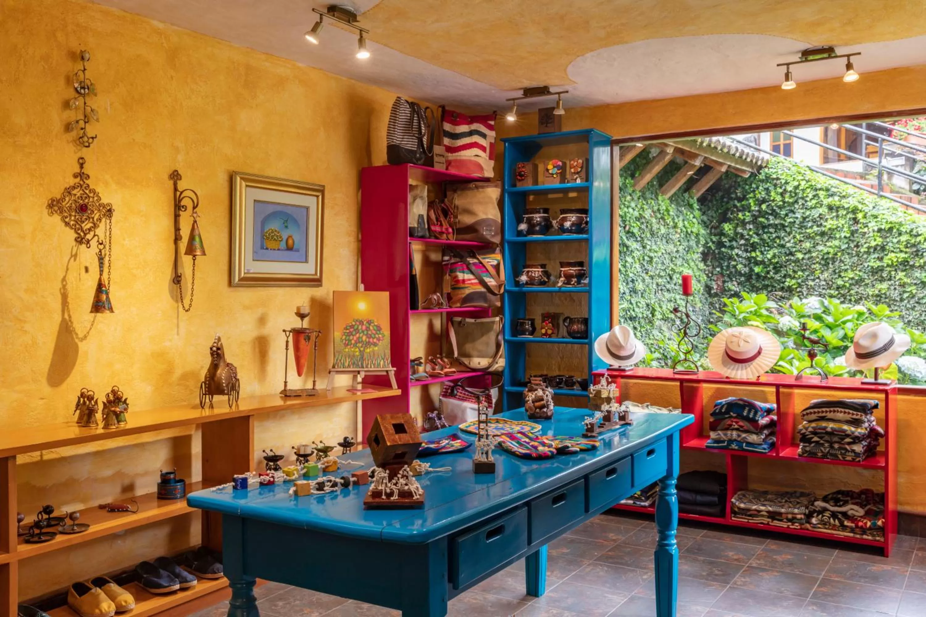 On-site shops in Luna Volcán, Adventure SPA - formerly Luna Runtún