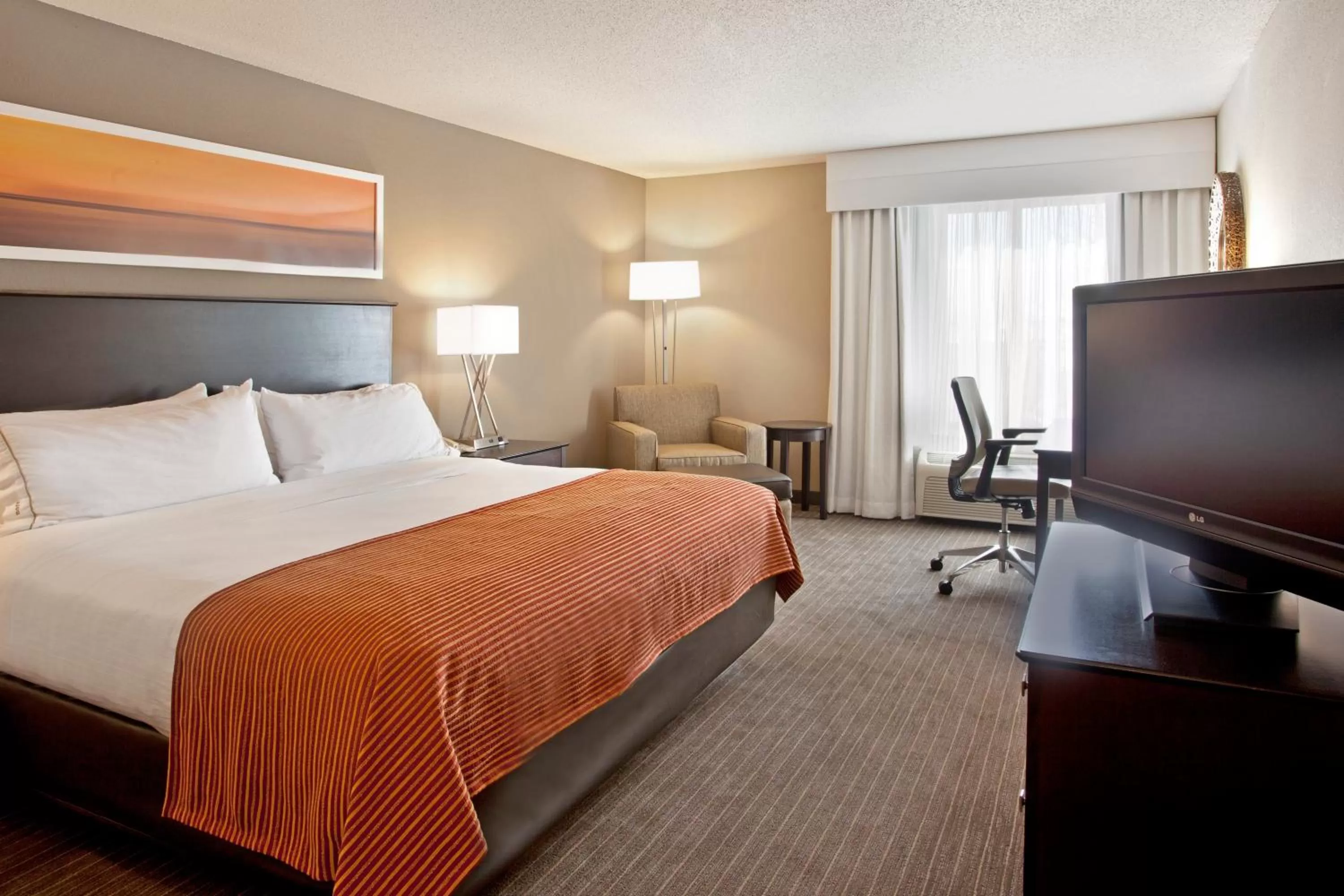 Photo of the whole room, Bed in Holiday Inn Express Hotel & Suites Minneapolis - Minnetonka by IHG