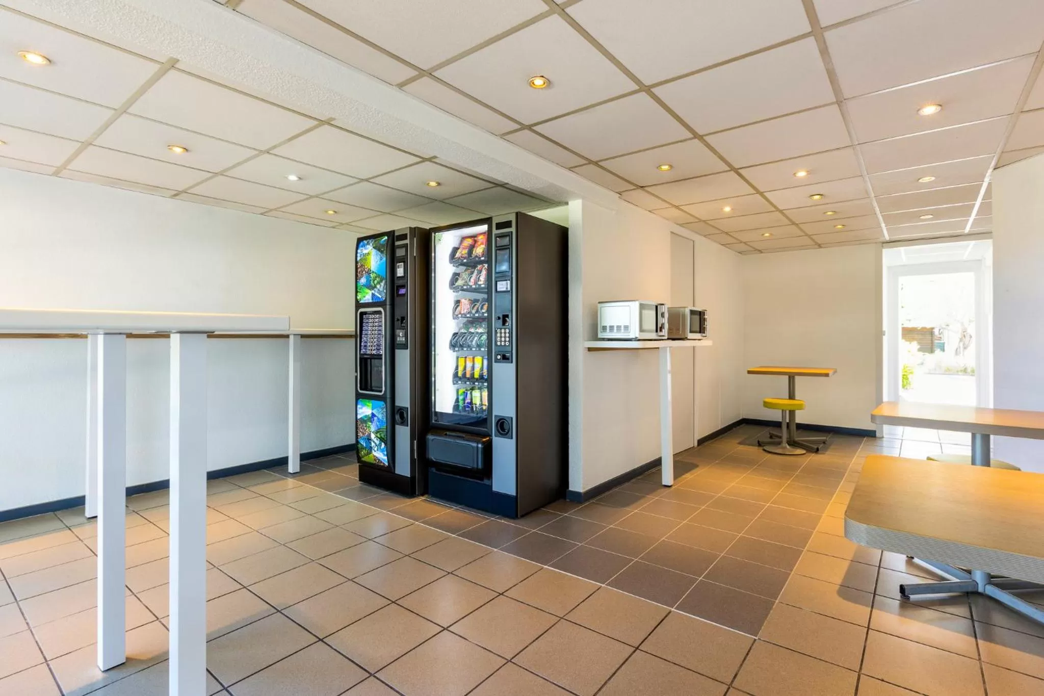 vending machine in greet hôtel Angoulême