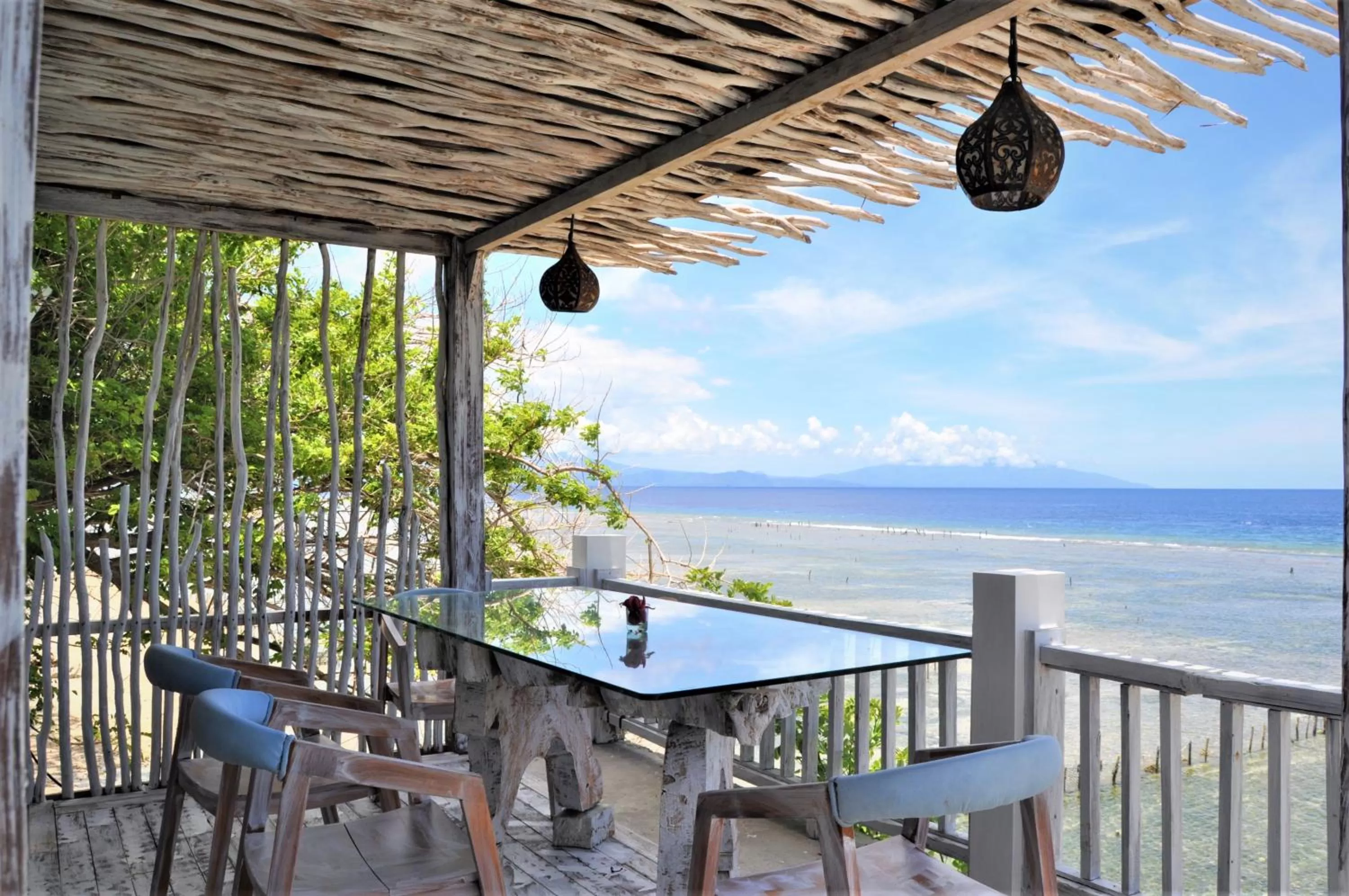 Restaurant/places to eat in SUITE OCEAN BLUE