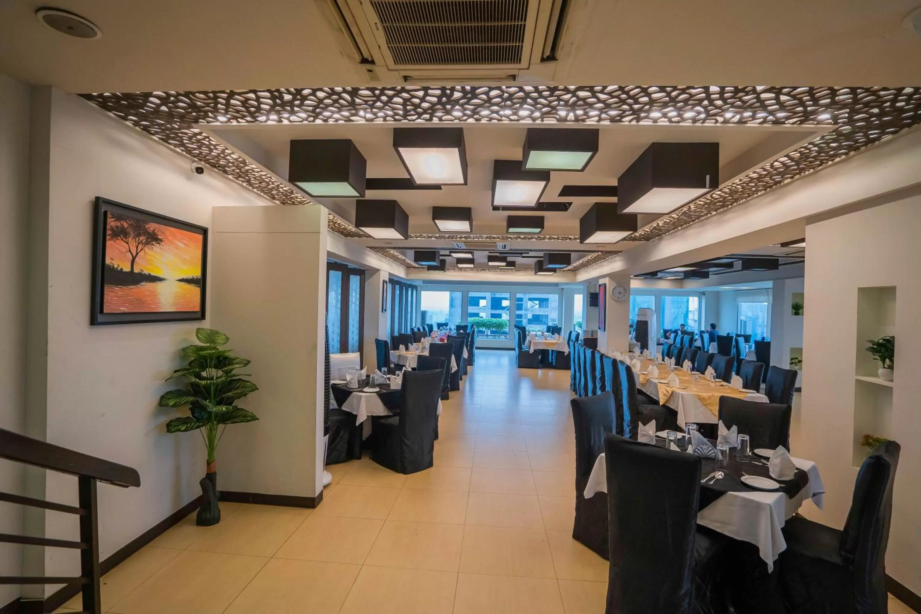 Restaurant/Places to Eat in Central Inn Dhaka City Centre