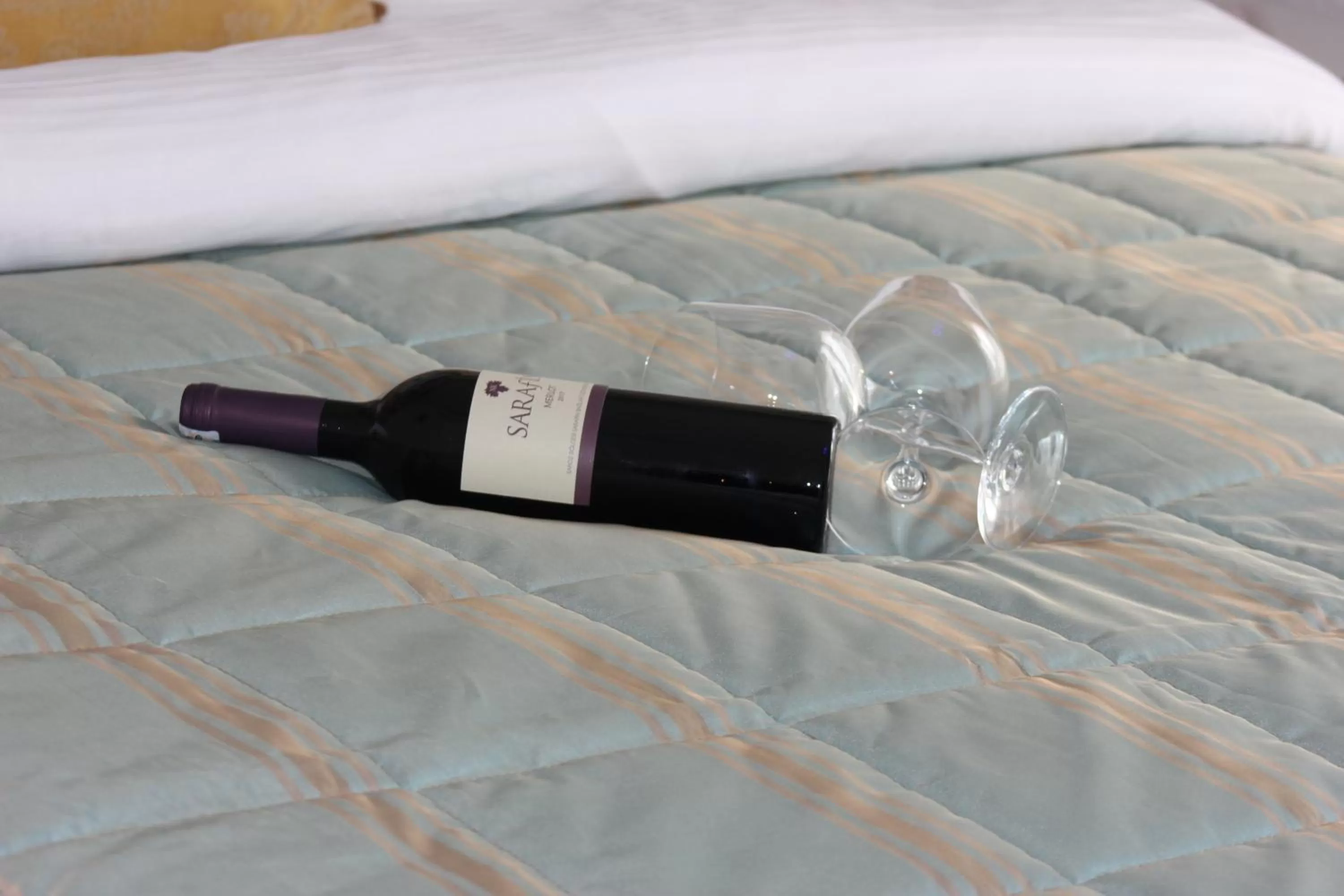 Drinks, Bed in Morisi Konak Butik Otel