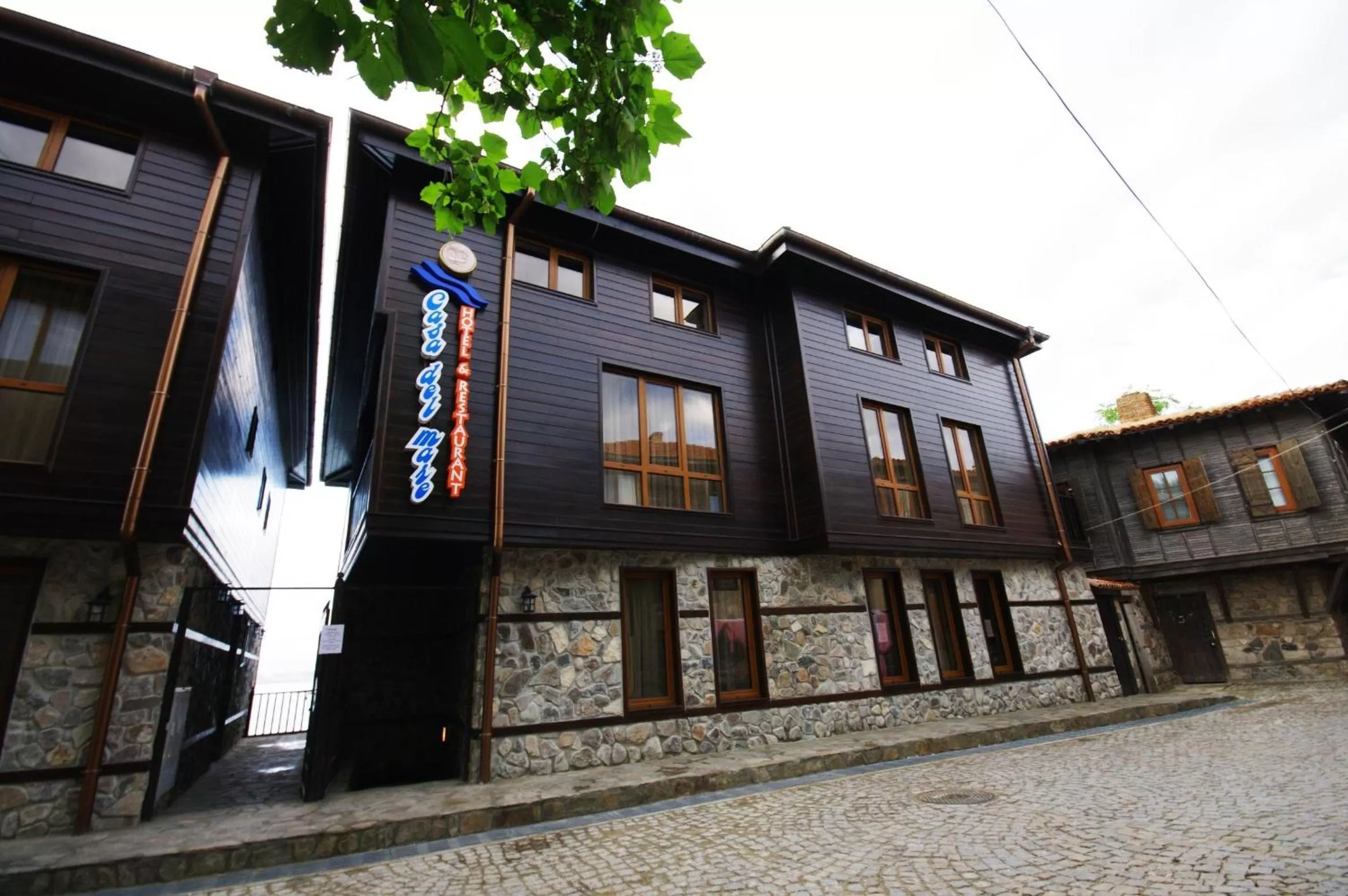 Facade/entrance in Family Hotel Casa del Mare