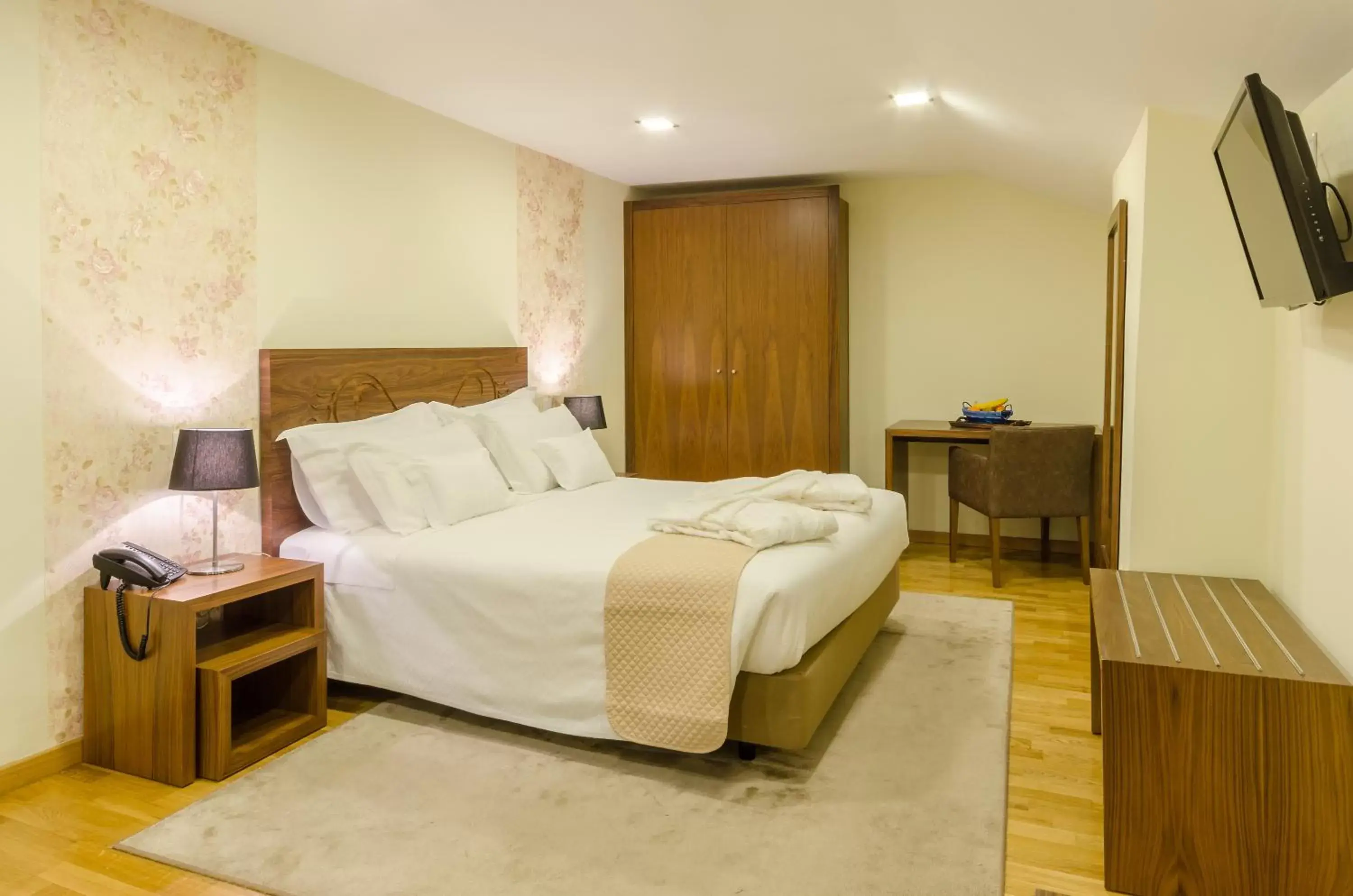 Standard Double or Twin Room in Hotel Borges Chiado Standard Double or Twin Room in Hotel Borges Chiado