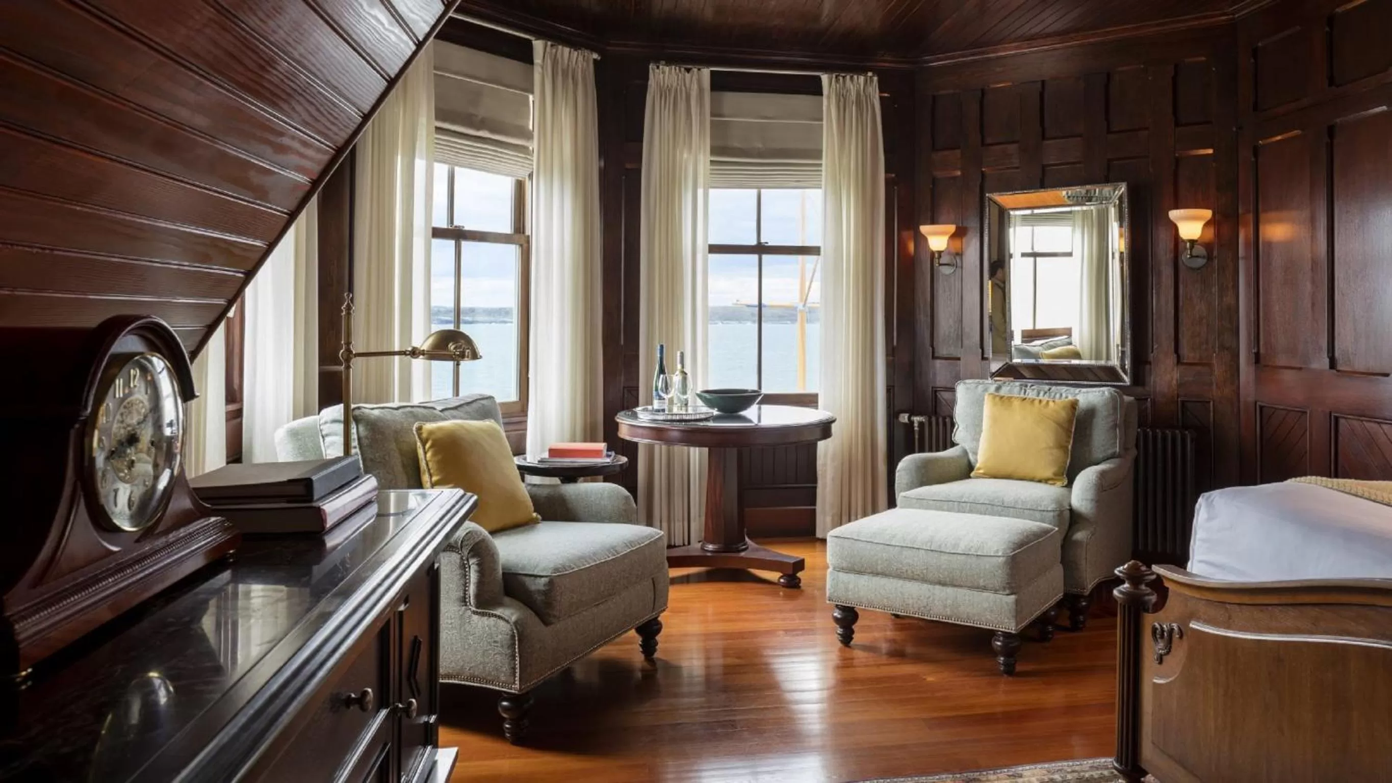 Seating area in Castle Hill Inn