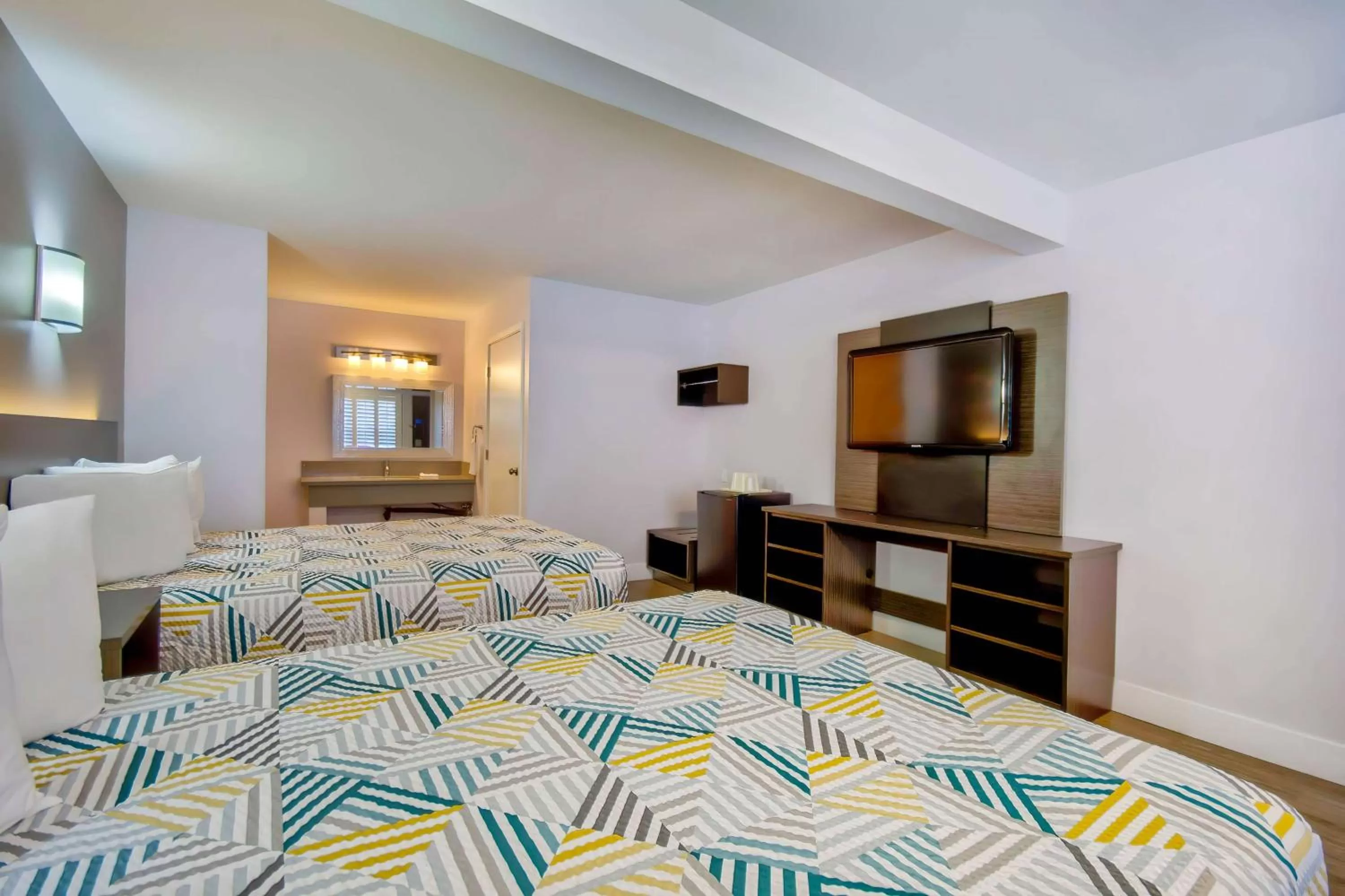 Bedroom, Bed in Motel 6-Inglewood, CA