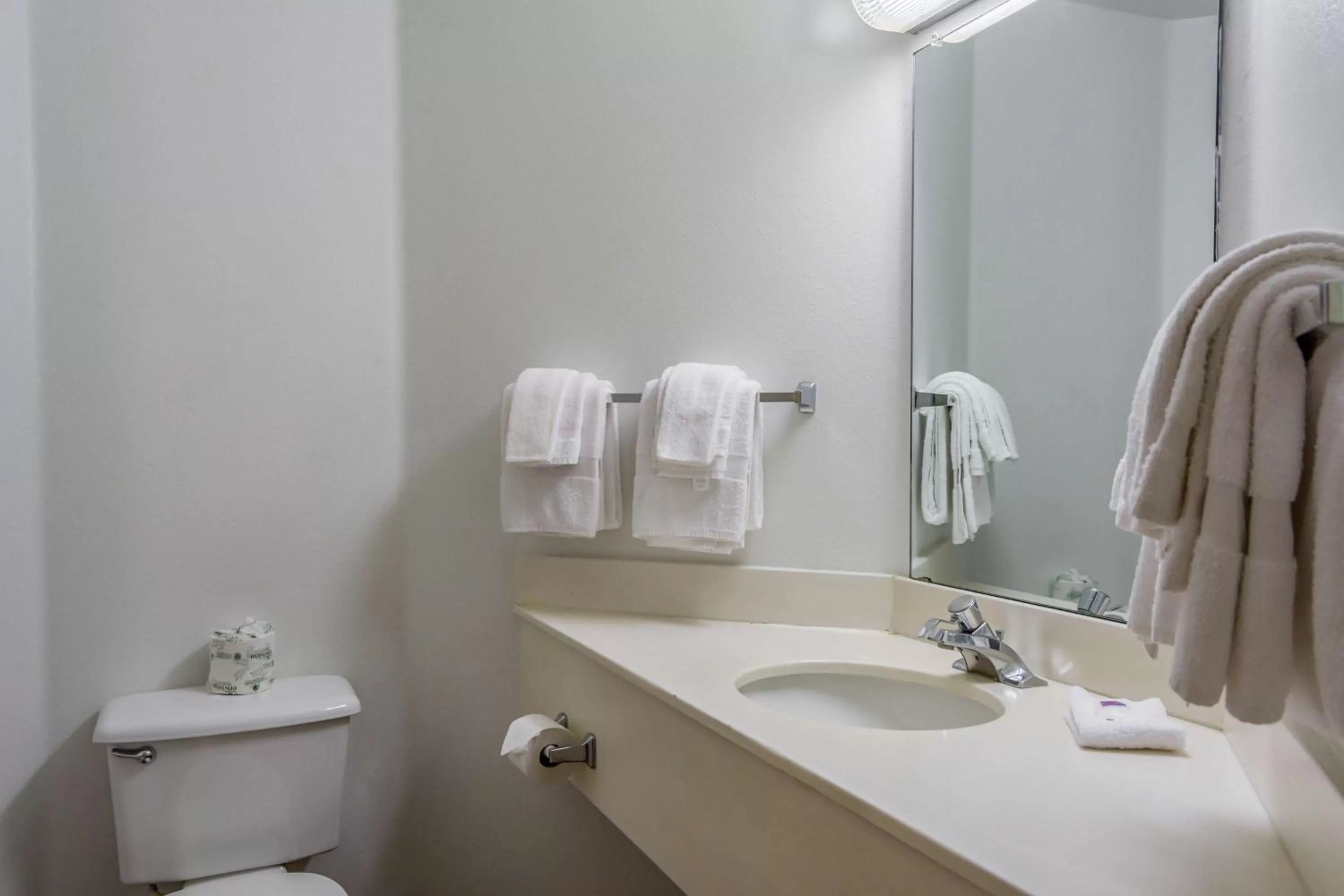 Toilet in Motel 6-Redmond, OR