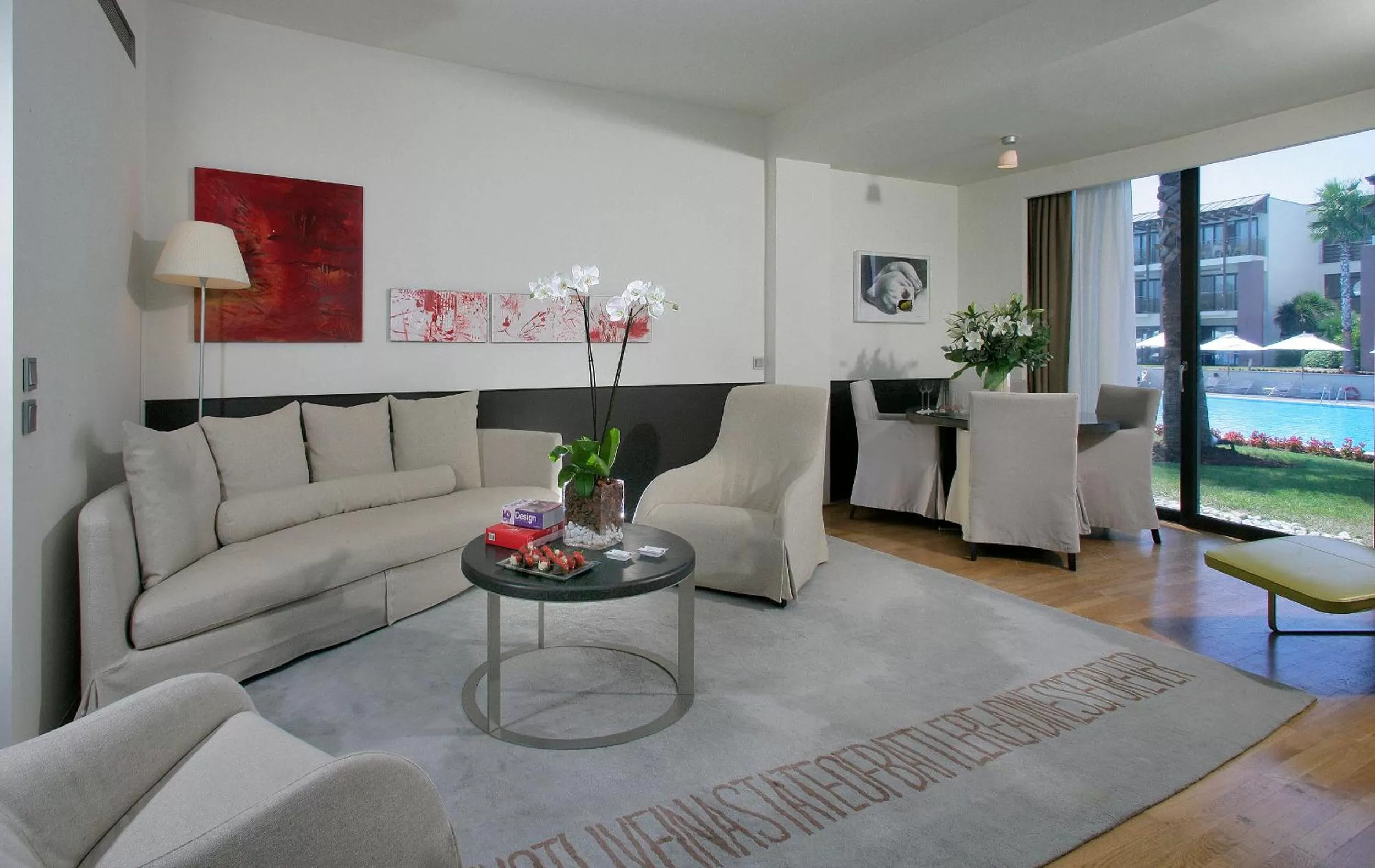 Photo of the whole room, Seating Area in Hotel Nikopolis