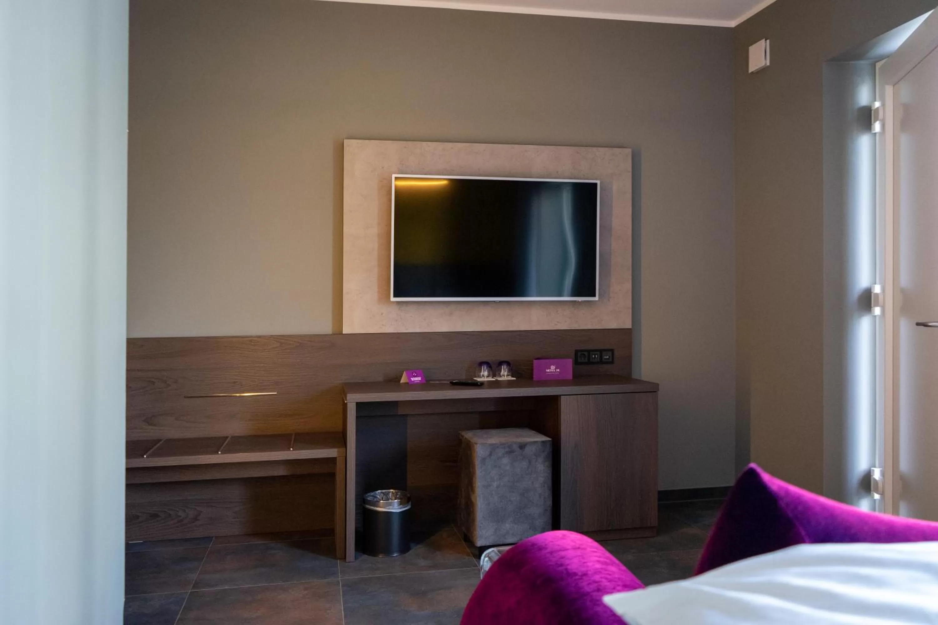 TV and multimedia, Bed in Motel24