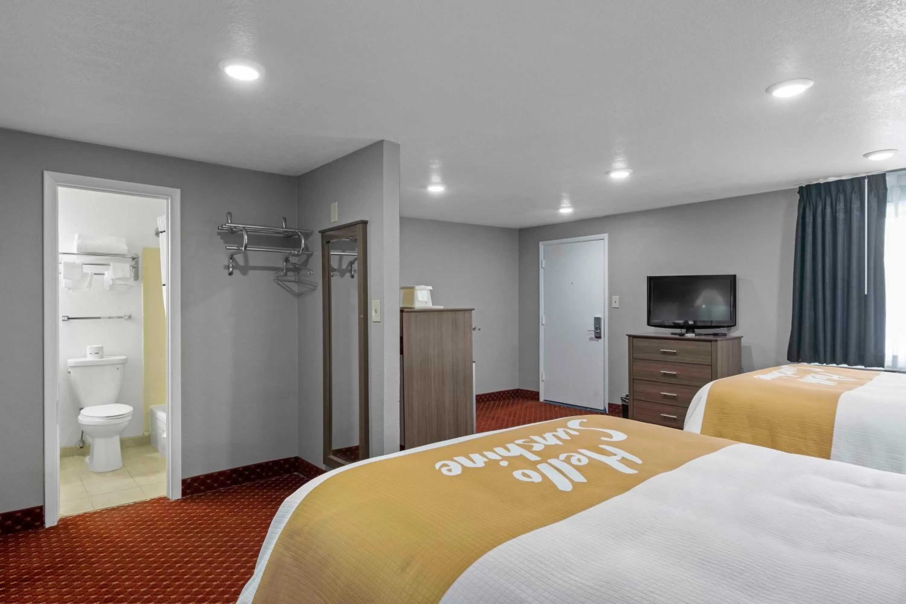 Photo of the whole room, Bed in Budget Lodge