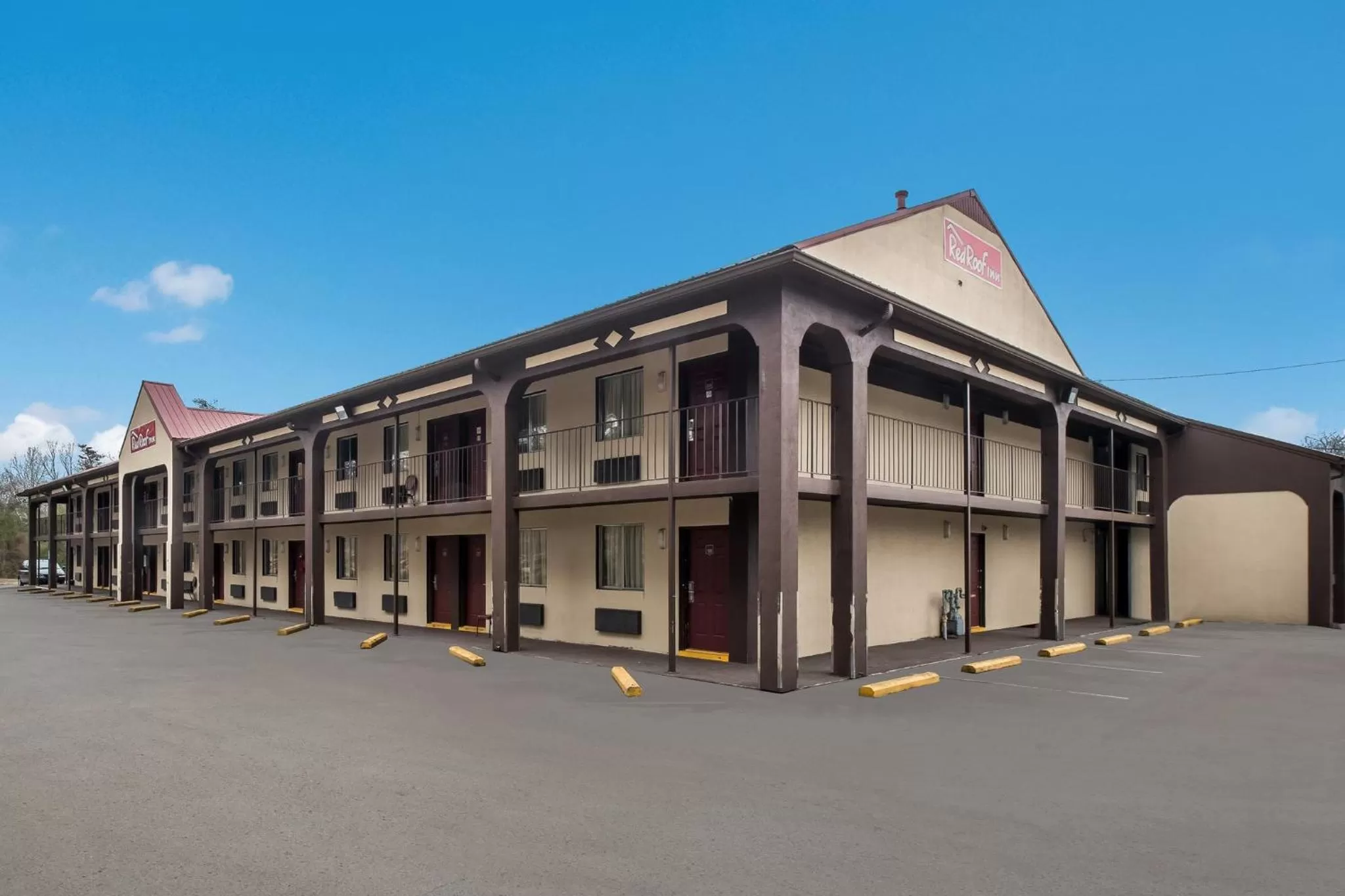 Property building in Red Roof Inn Crossville