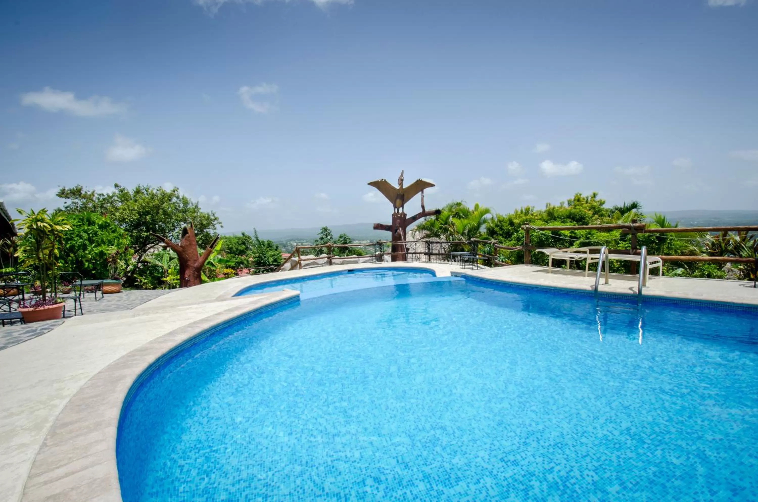 Swimming pool in Cahal Pech Village Resort