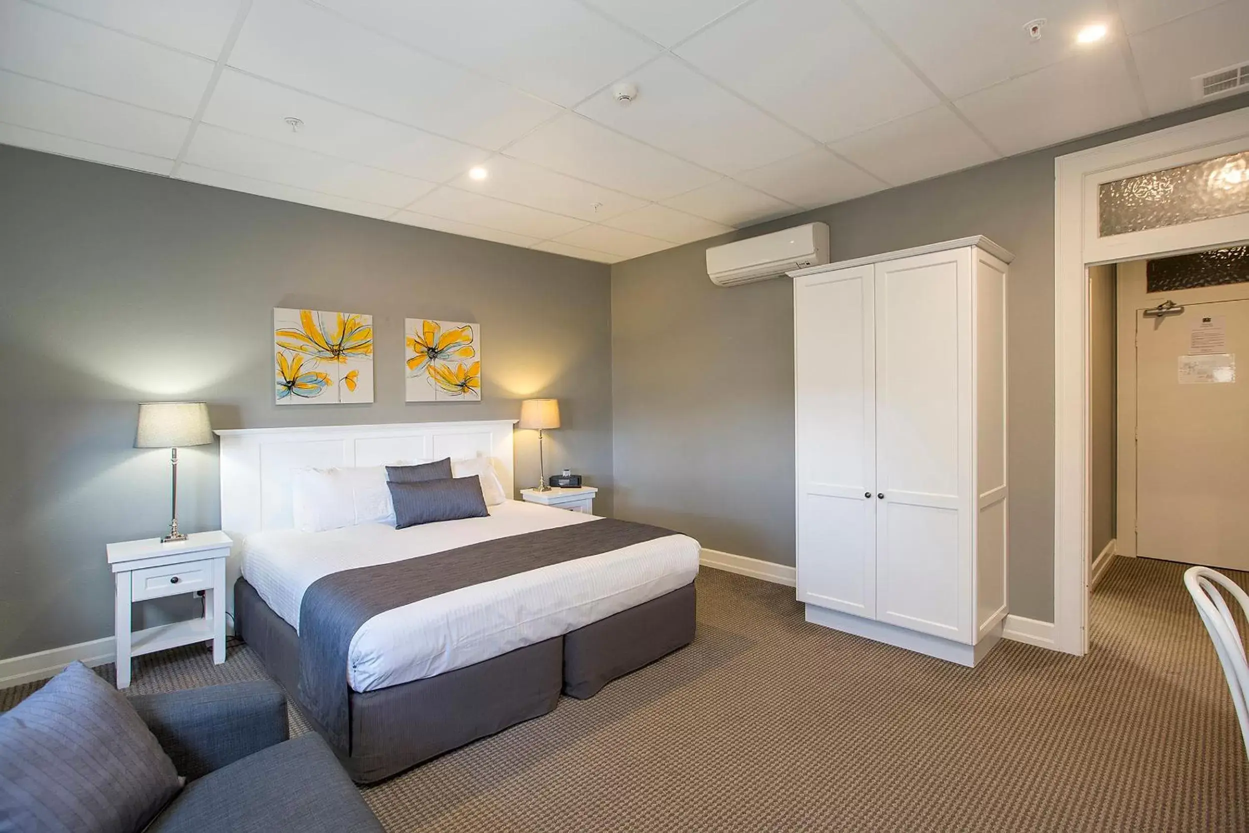 Superior King Room in CH Boutique Hotel & Apartments, an Ascend Collection Hotel Superior King Room in CH Boutique Hotel & Apartments, an Ascend Collection Hotel