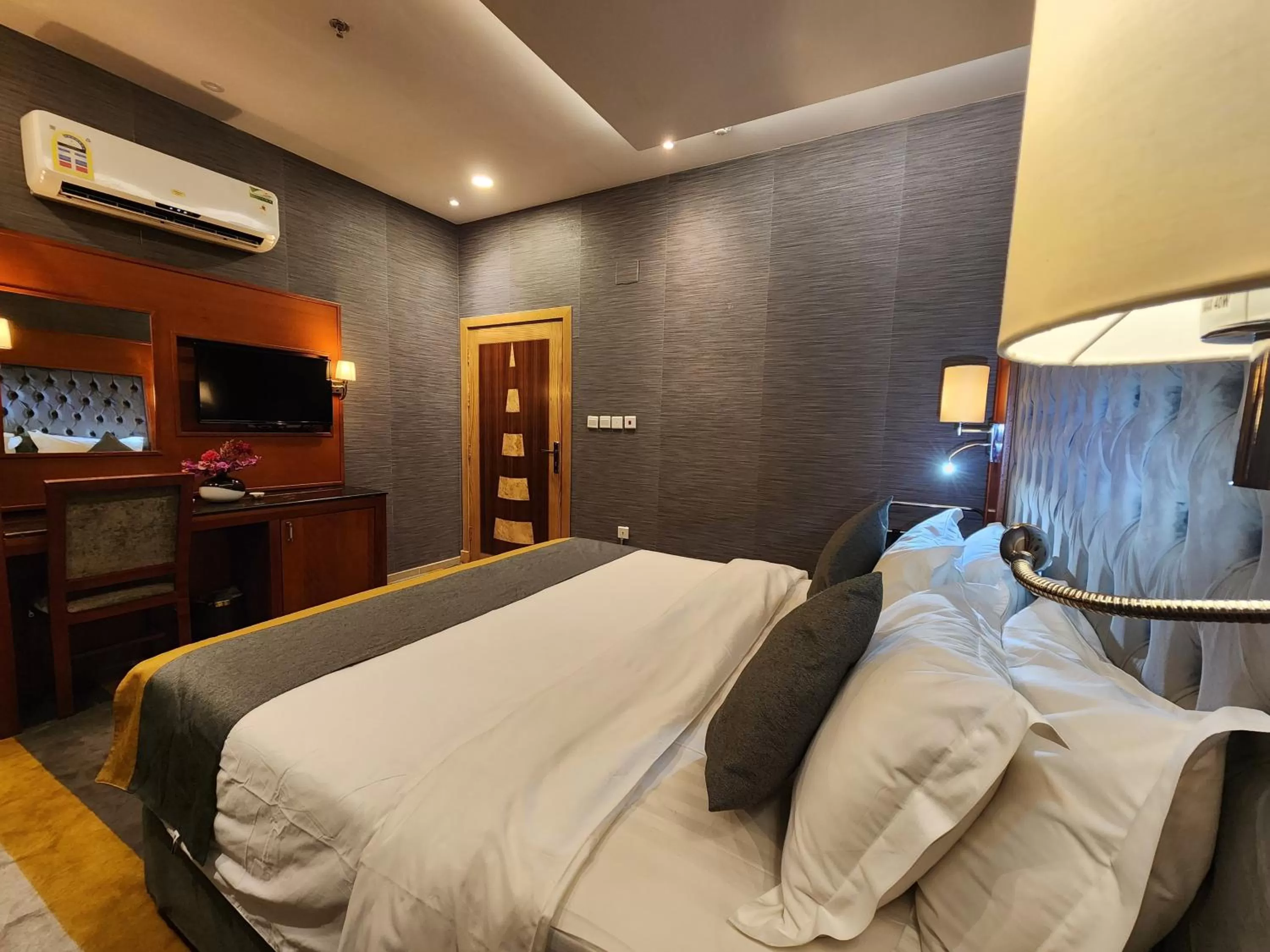 Bed in شاطيء الحياة للأجنحة الفندقية shaty alhayat