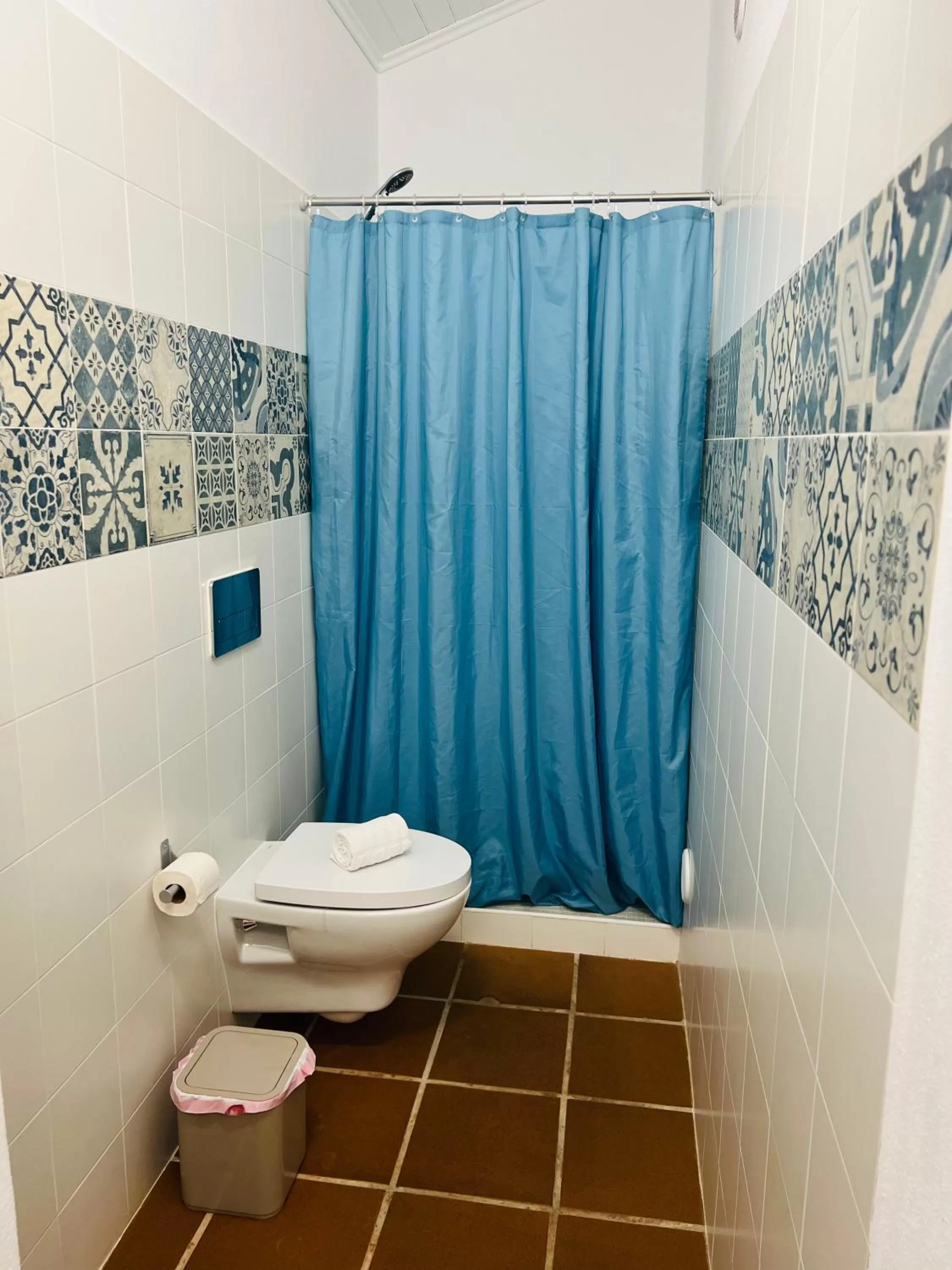 Bathroom in Cuba Real