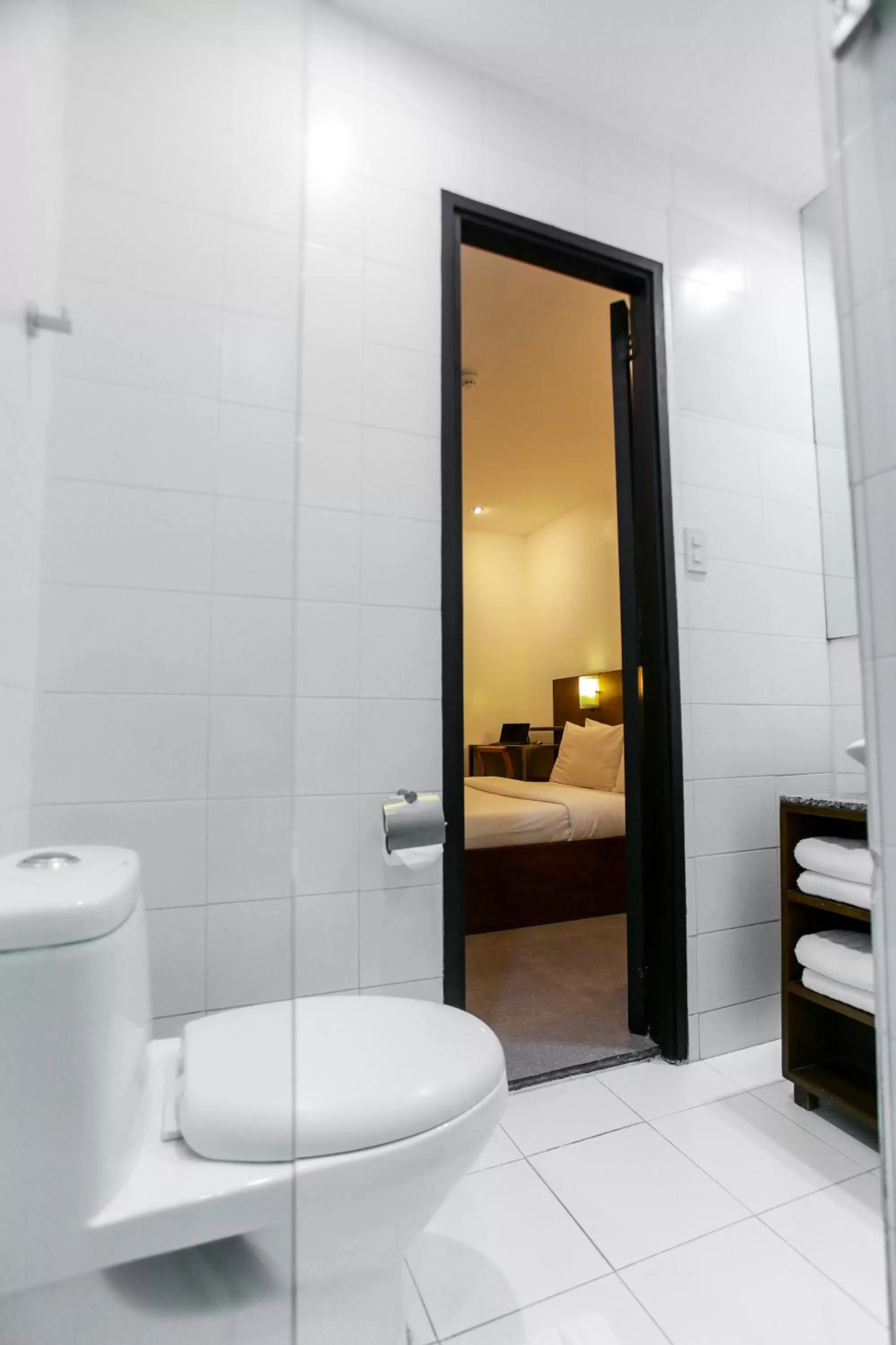 Bathroom, Bed in Hotel Durban