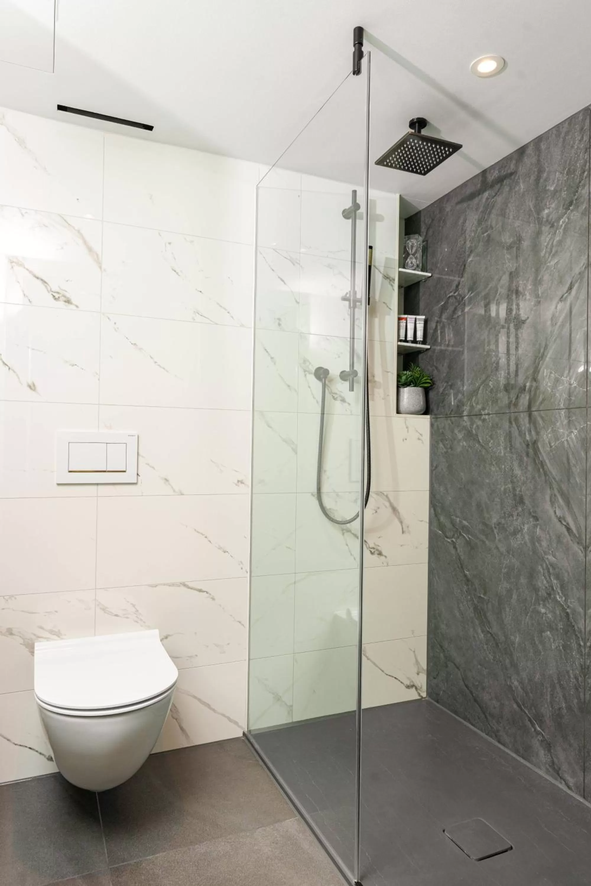 Bathroom in Middle Eight - Covent Garden - Preferred Hotels and Resorts