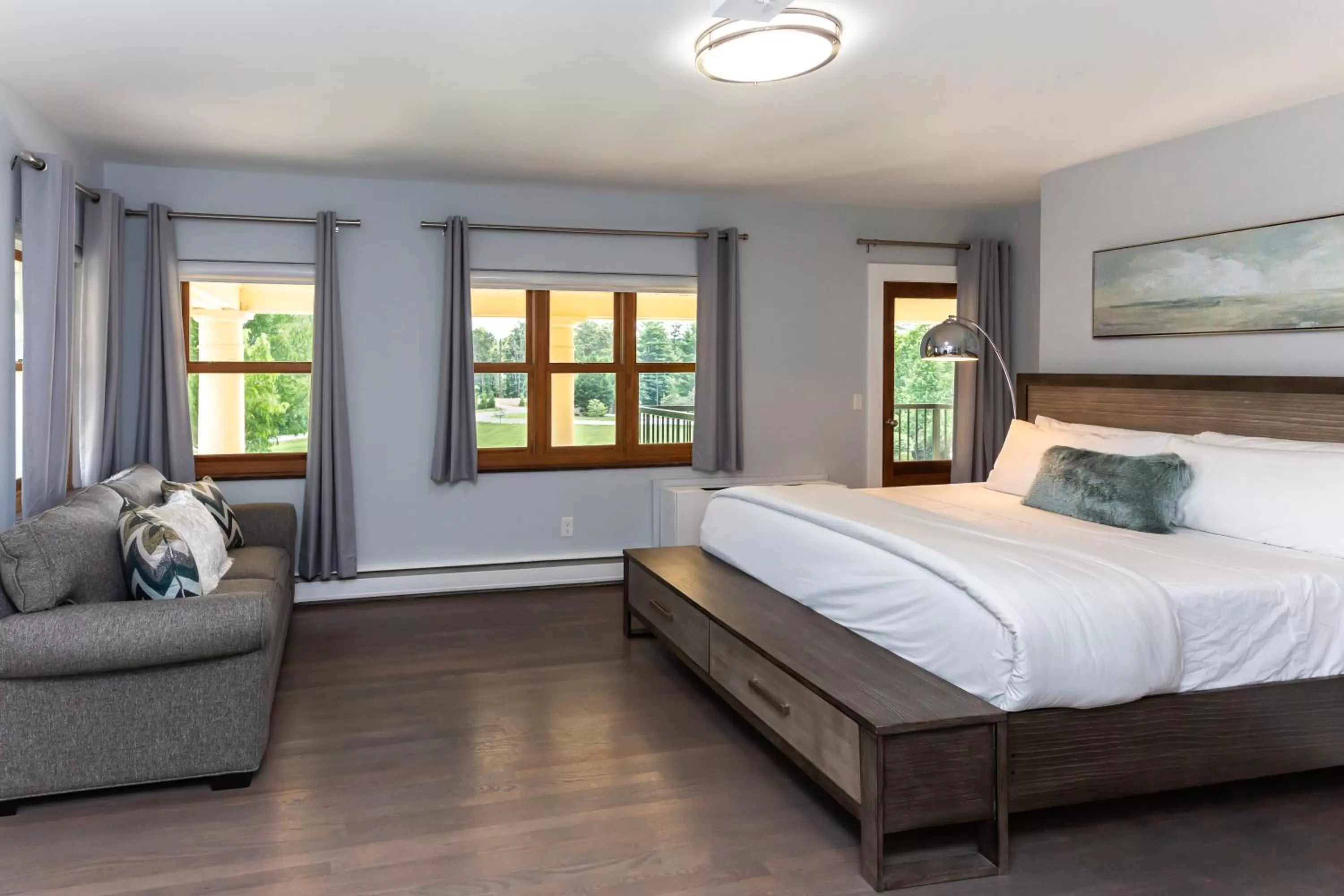 Bed in SKYLARANNA Resort & SPA