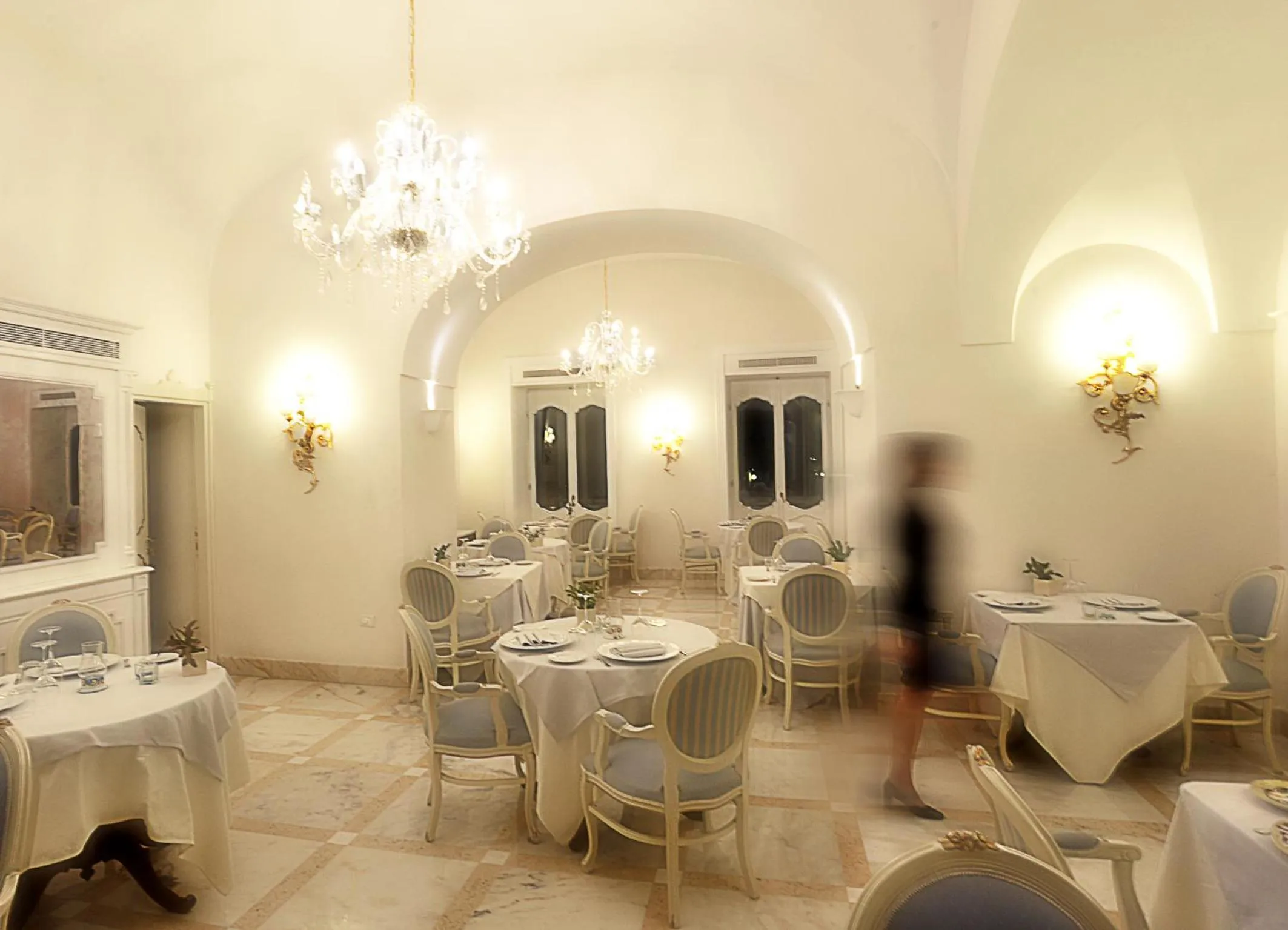 Restaurant/places to eat in Hotel Villa Fraulo