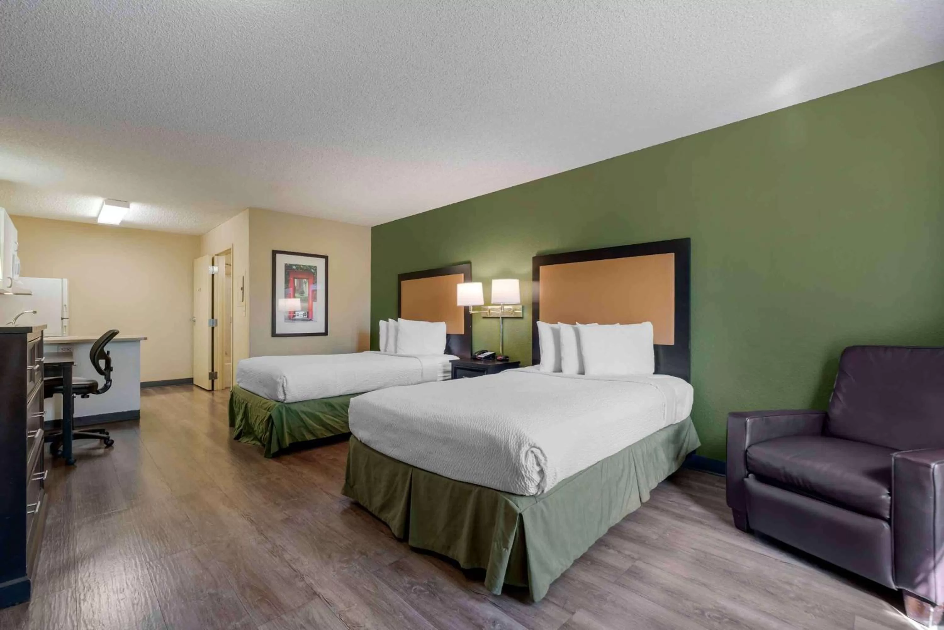 Bedroom, Bed in Extended Stay America Suites - Santa Rosa - South