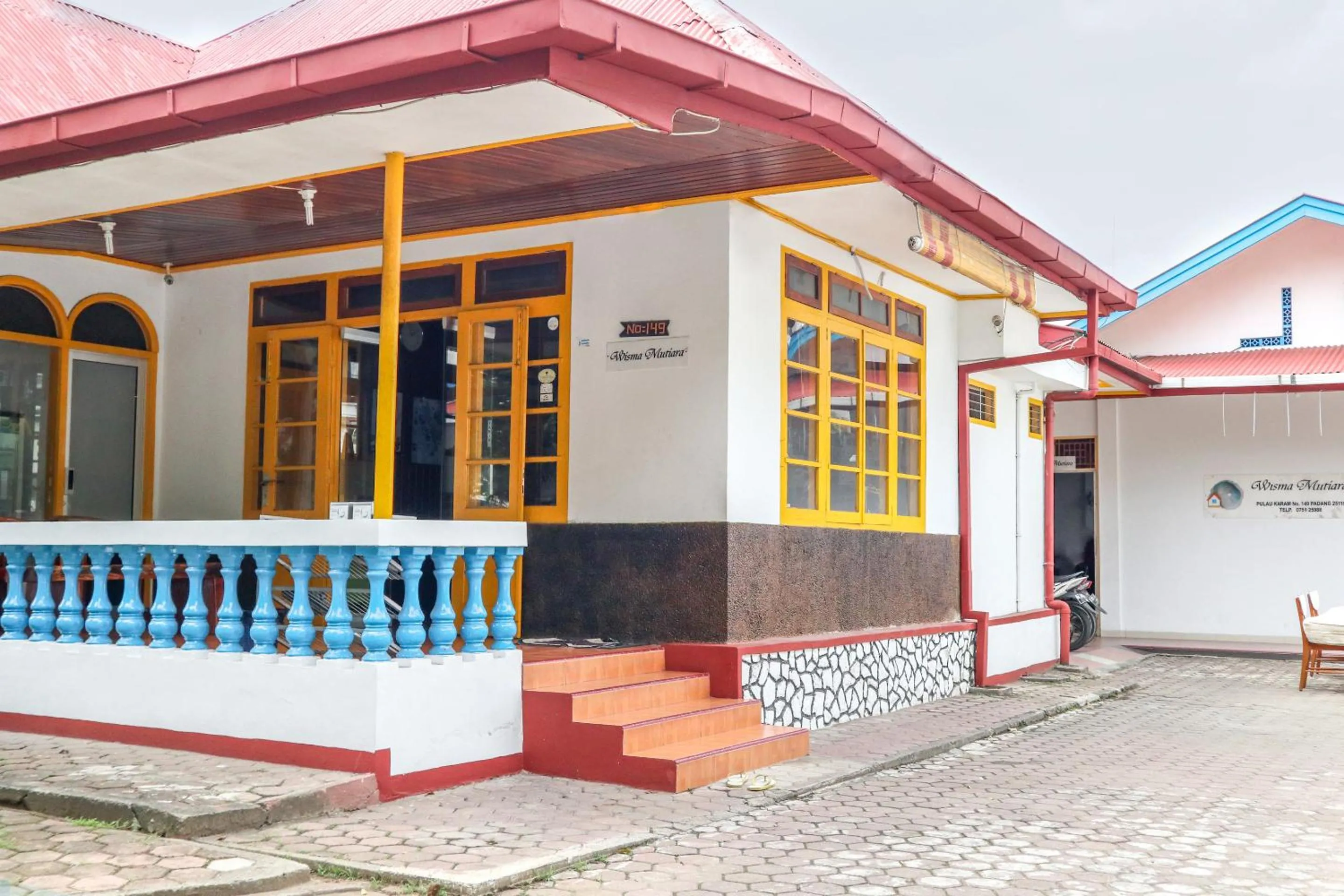 Facade/entrance in Wisma Mutiara