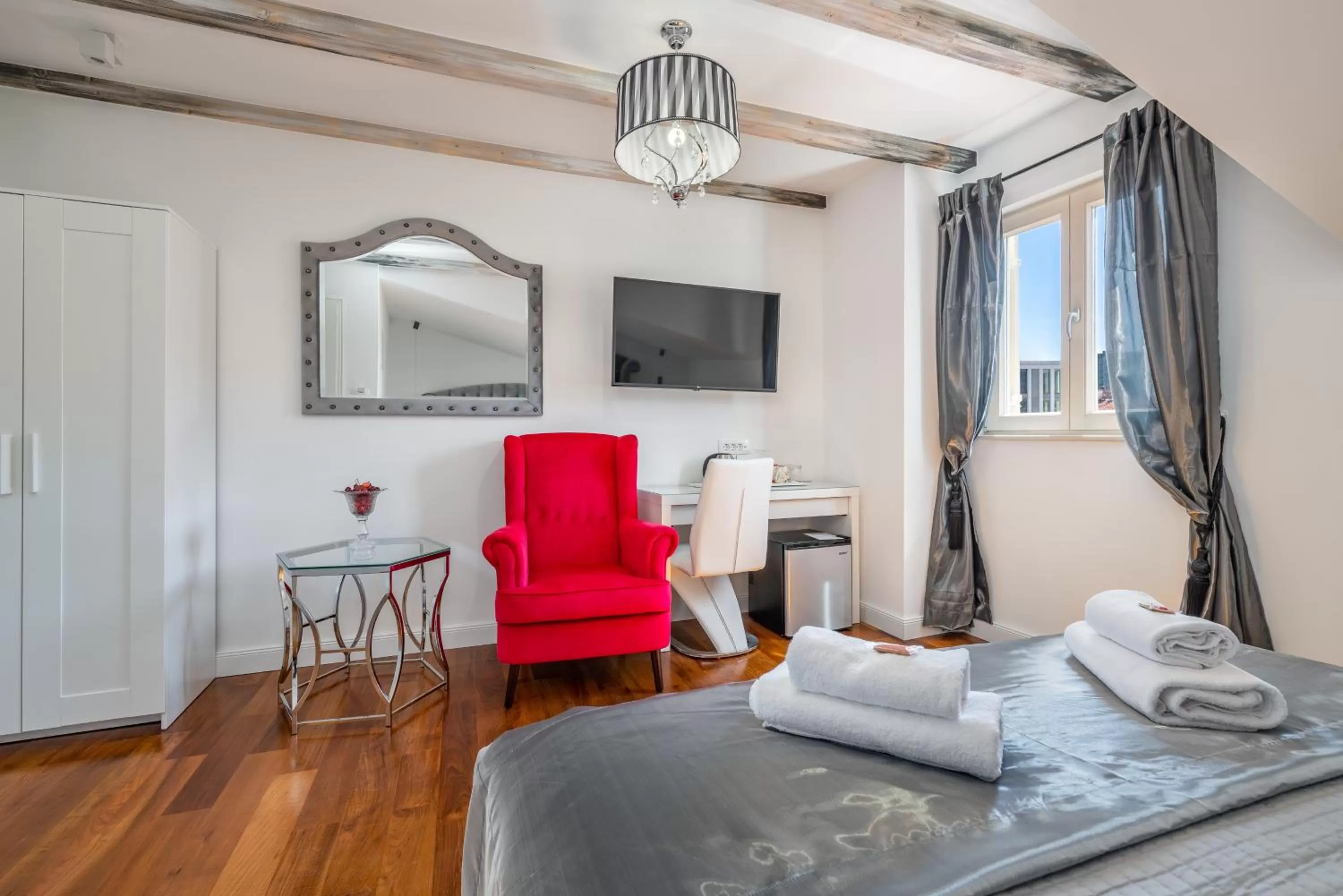 Bed in Galeria Valeria Seaside Downtown - MAG Quaint & Elegant Boutique Hotels