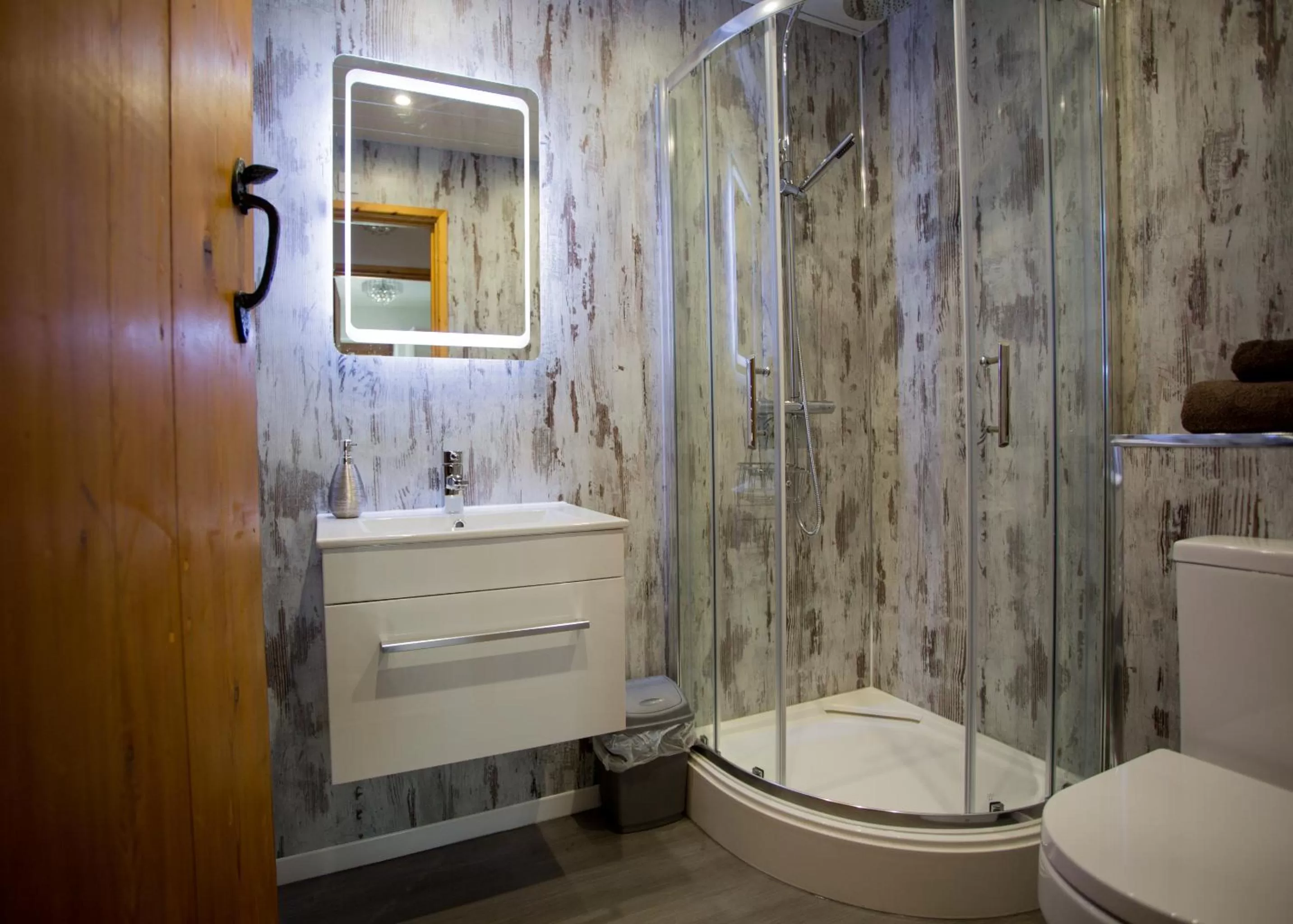 Bathroom in Beudy Bach