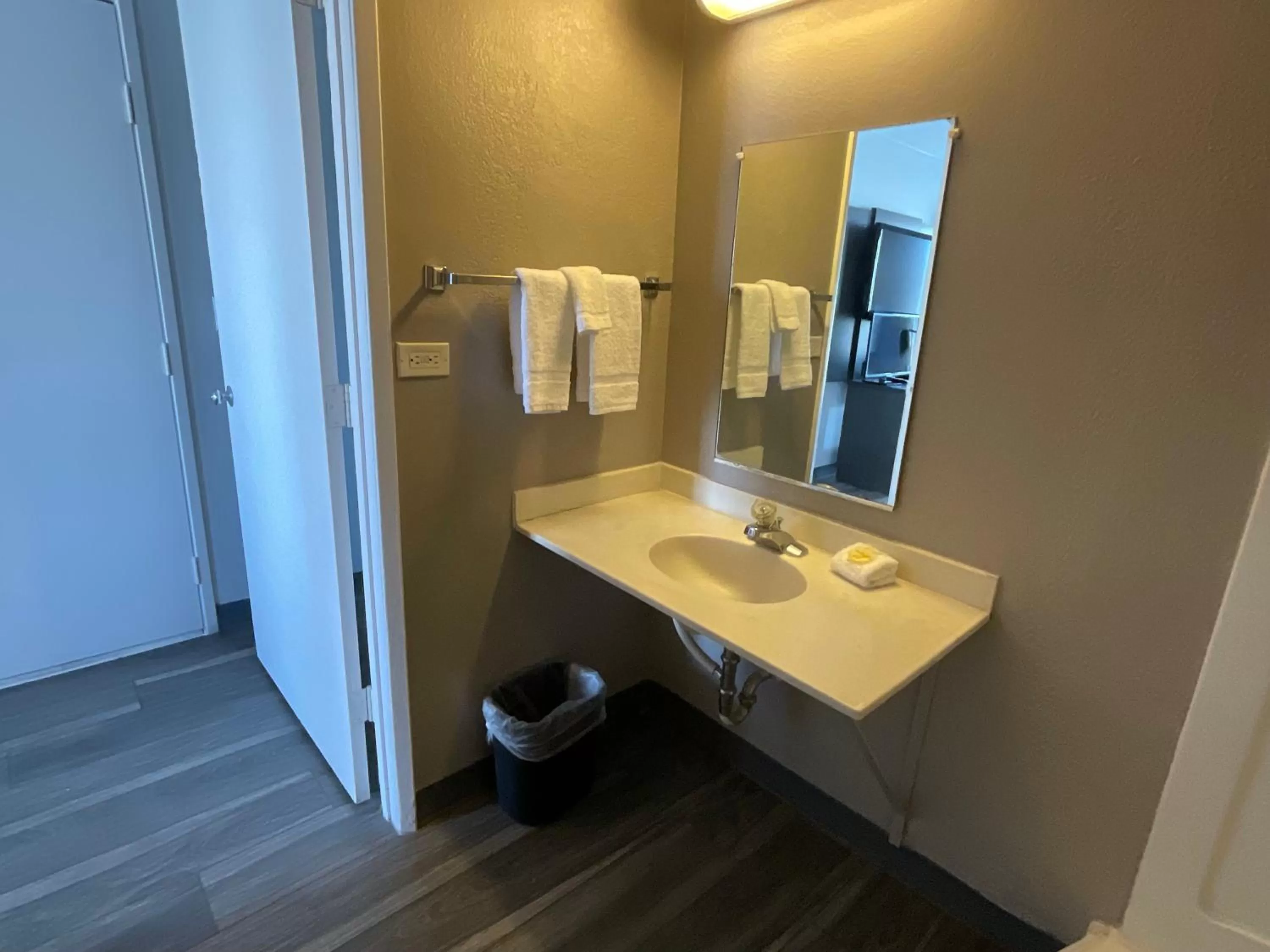 Bathroom in Motel 6-Ely, NV