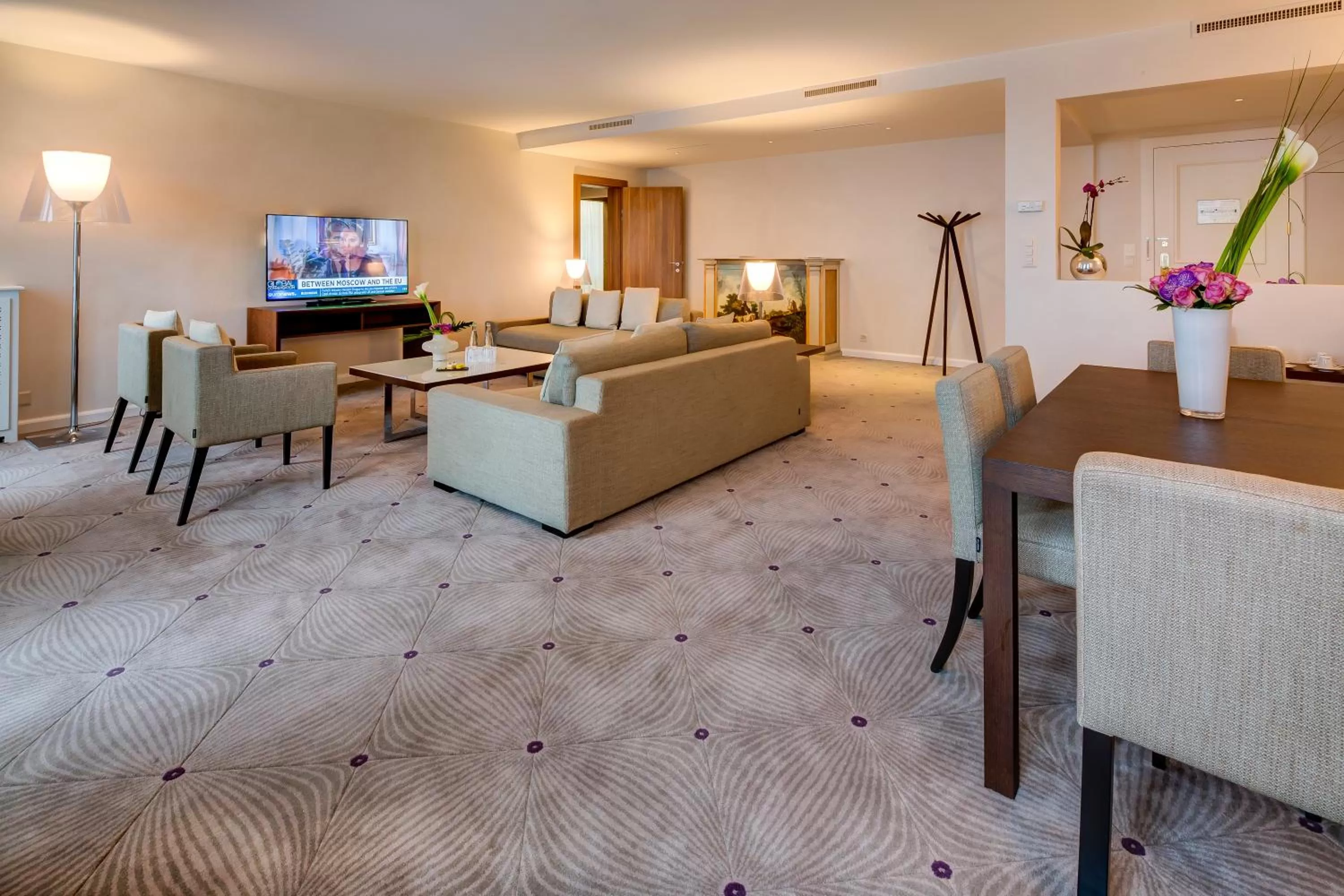 Living room in Lausanne Palace