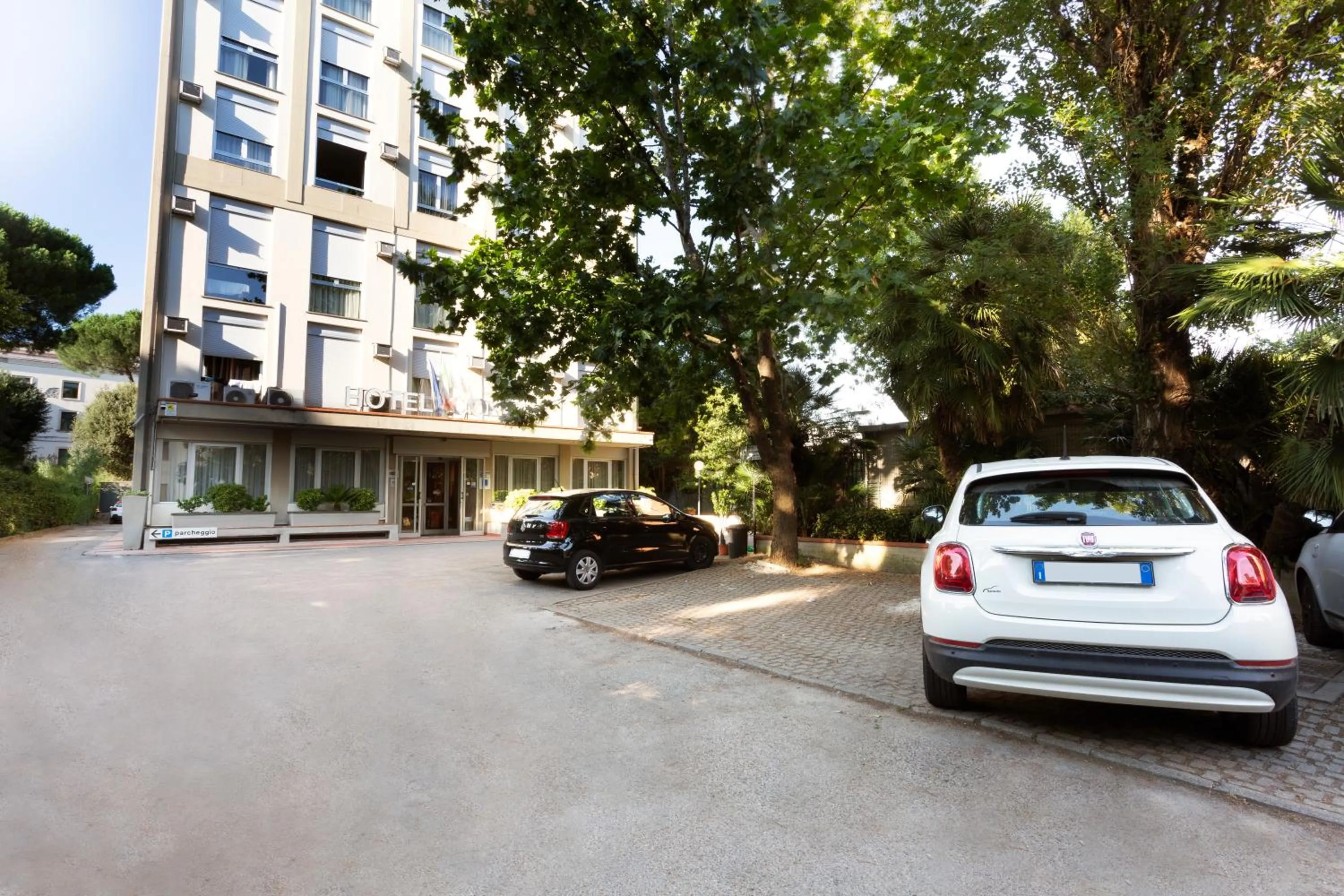 Facade/entrance in Hotel Corolle