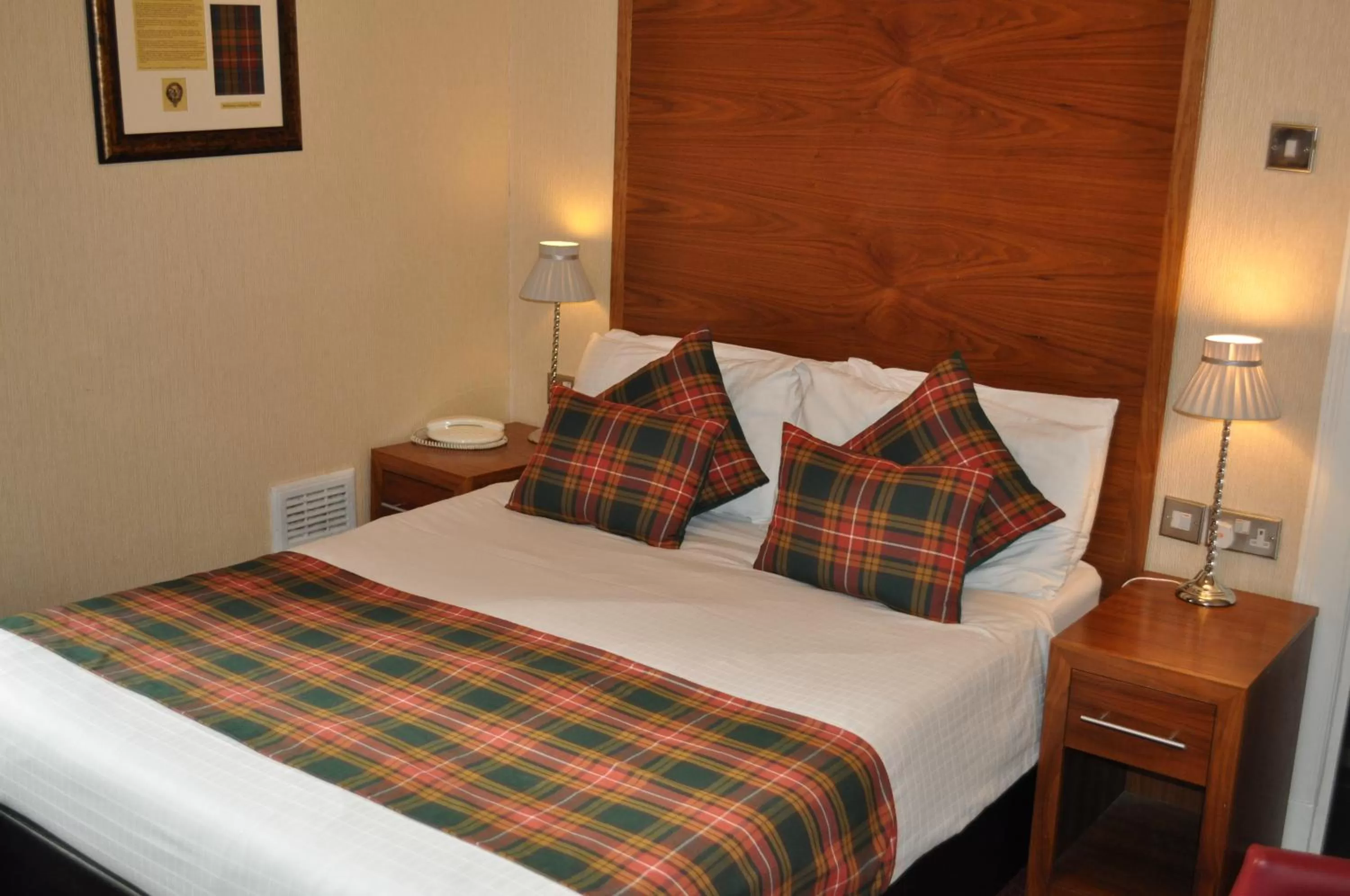 Bedroom, Bed in Argyll Hotel