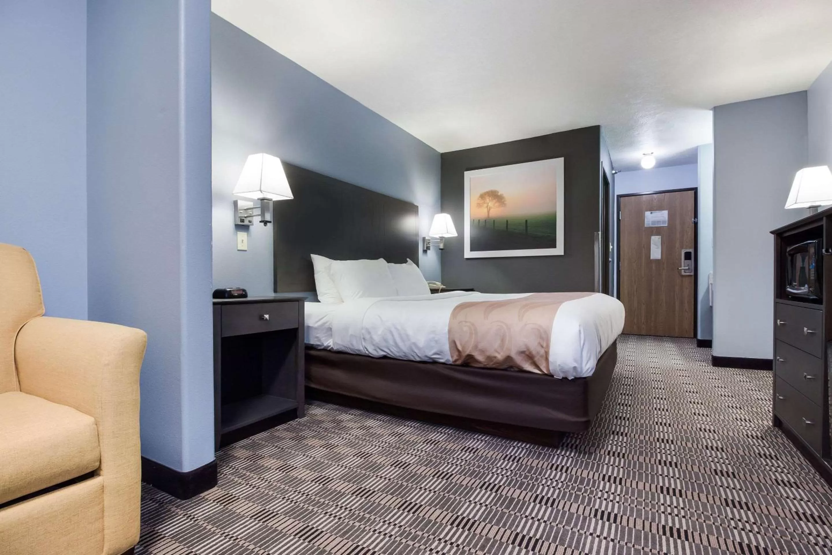 Photo of the whole room, Bed in Quality Inn & Suites McCook