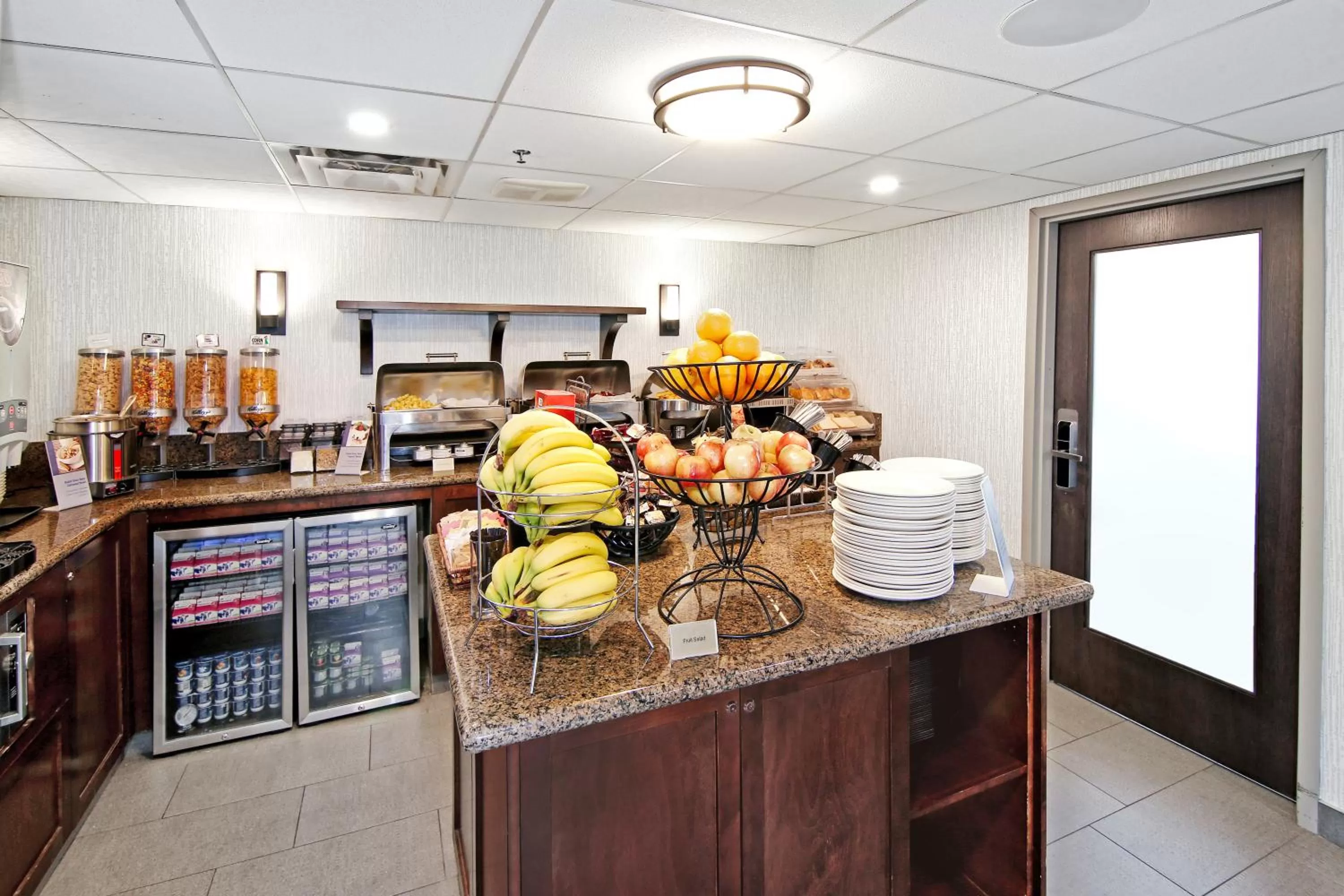 Breakfast in Best Western Plus Banff International Lodge