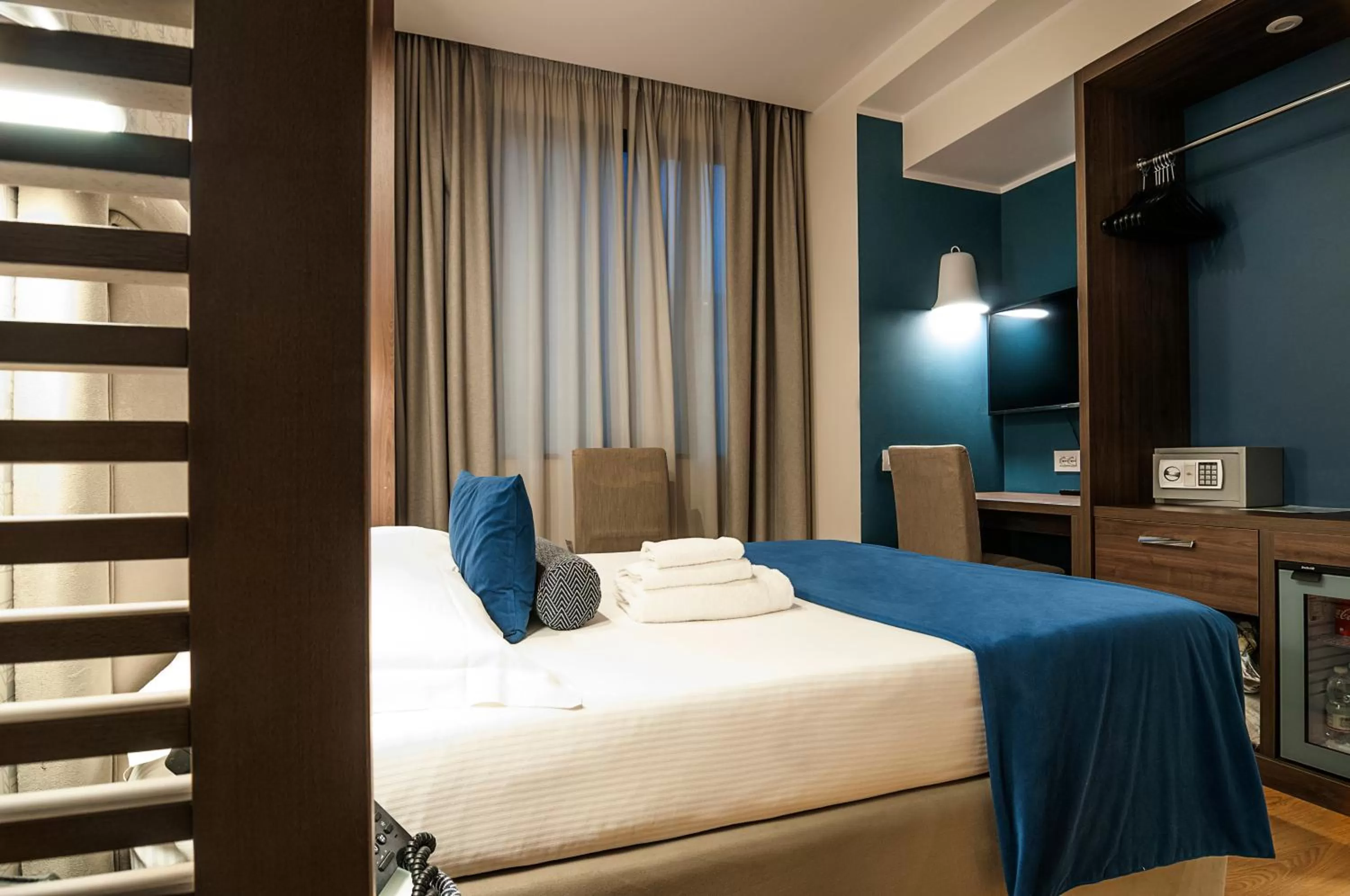 Bed in Fly Decó Hotel