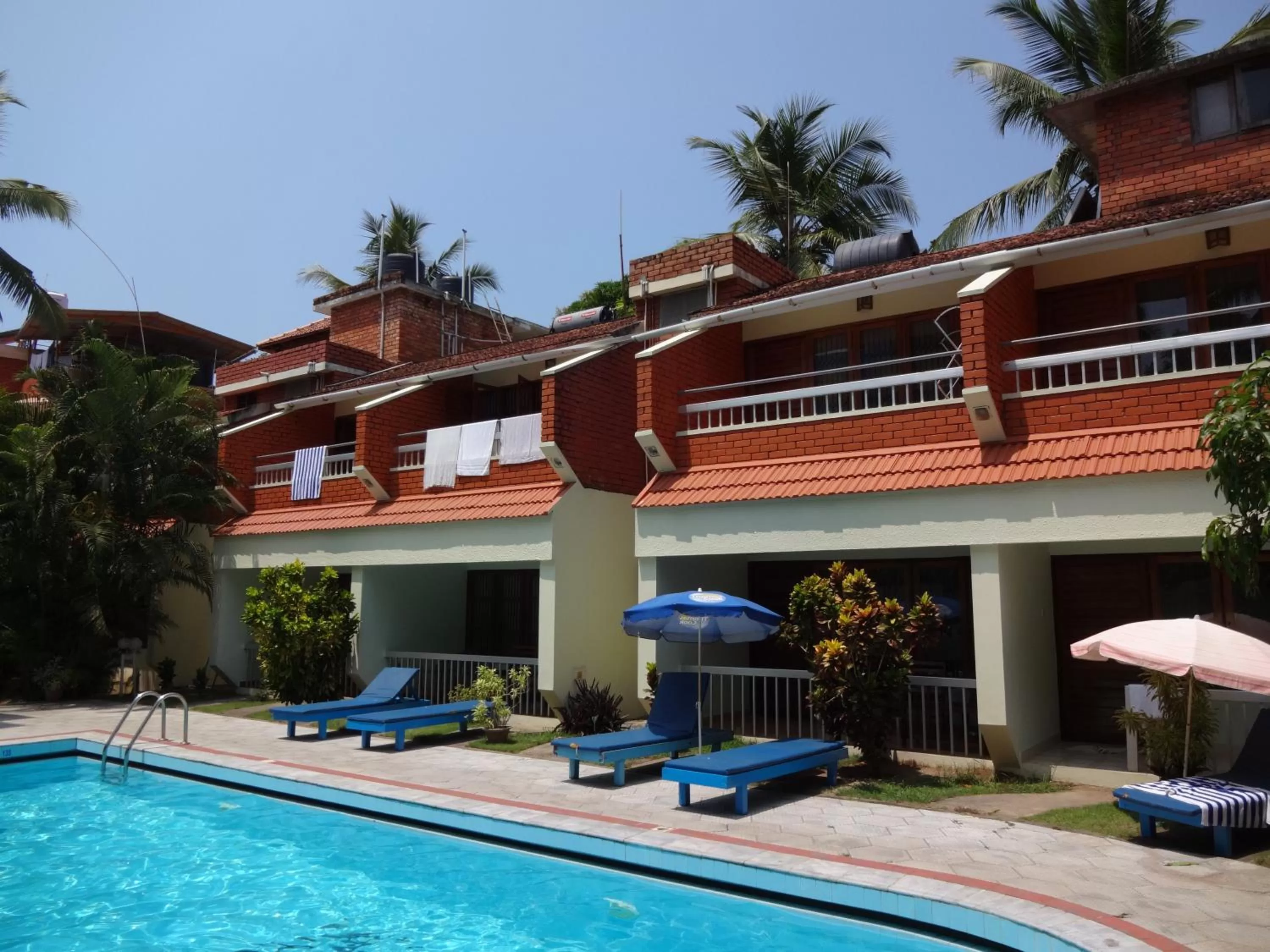 Swimming pool in Hotel Thushara